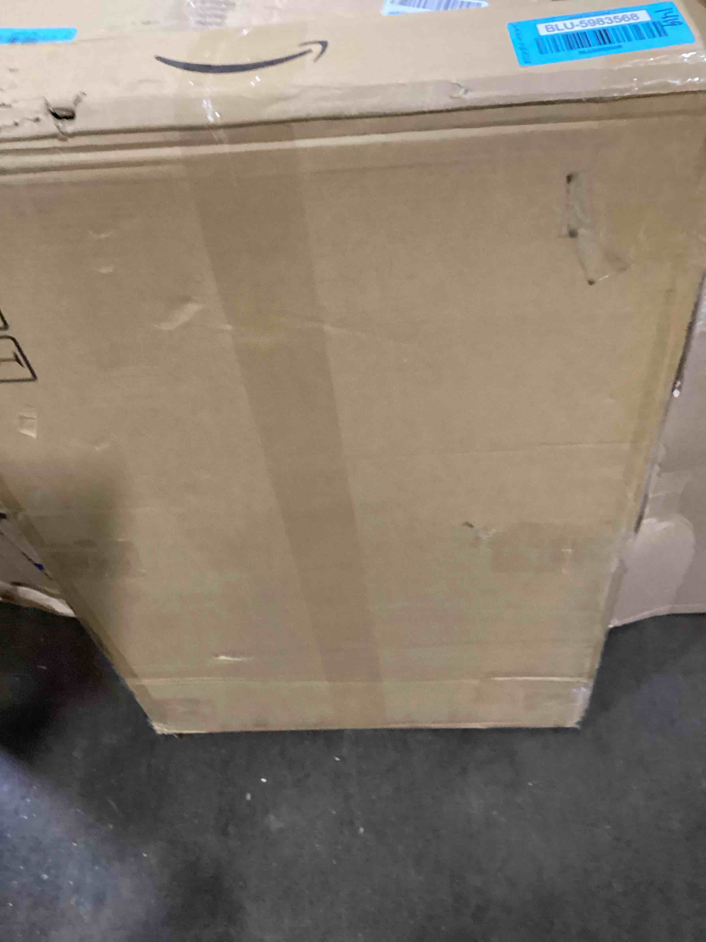 https://s3.amazonaws.com/lotting-images-prod/bidfta/BLU5983568_1708374726892.jpeg