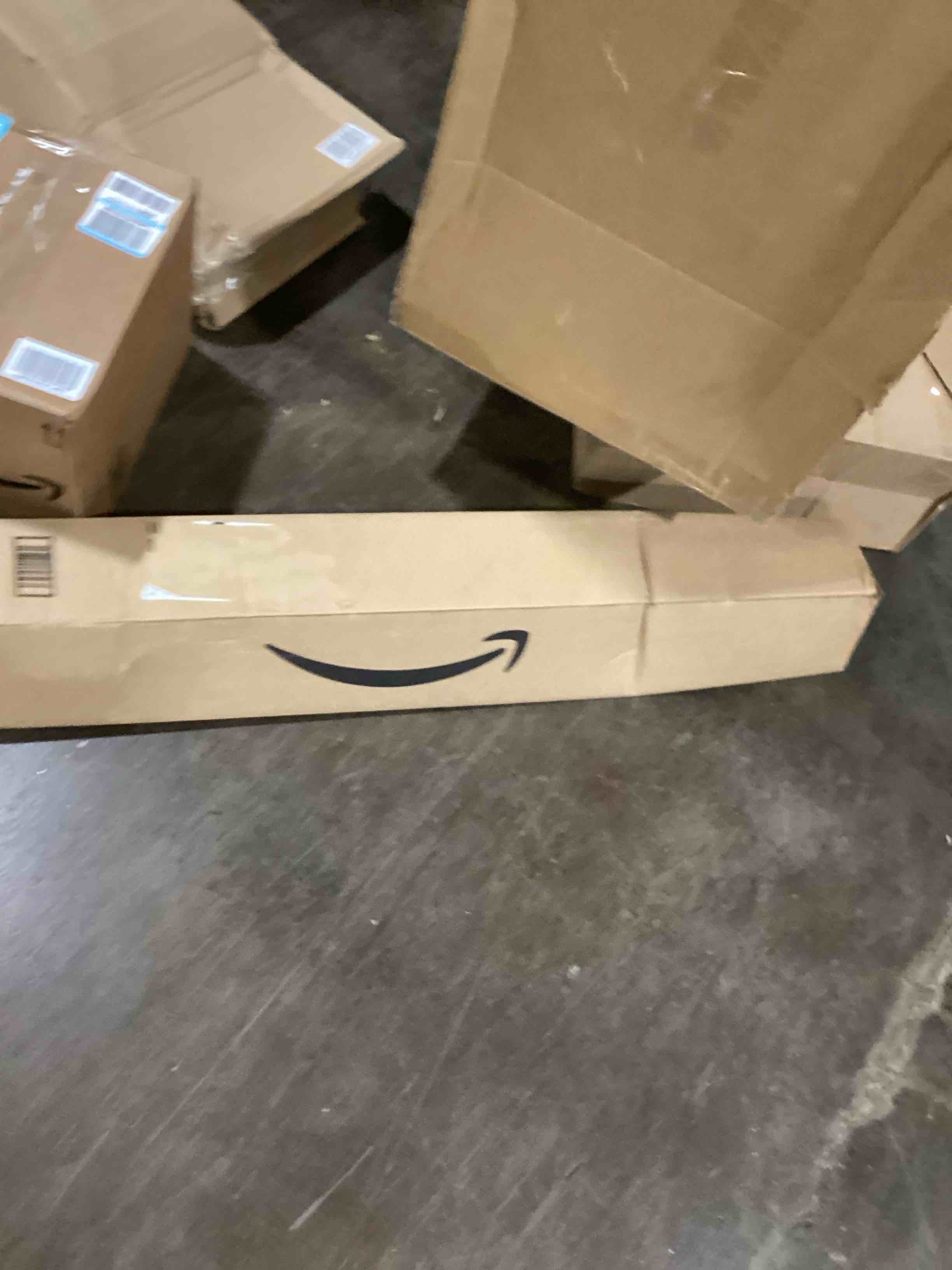 https://s3.amazonaws.com/lotting-images-prod/bidfta/BLU5983570_1708373596478.jpeg