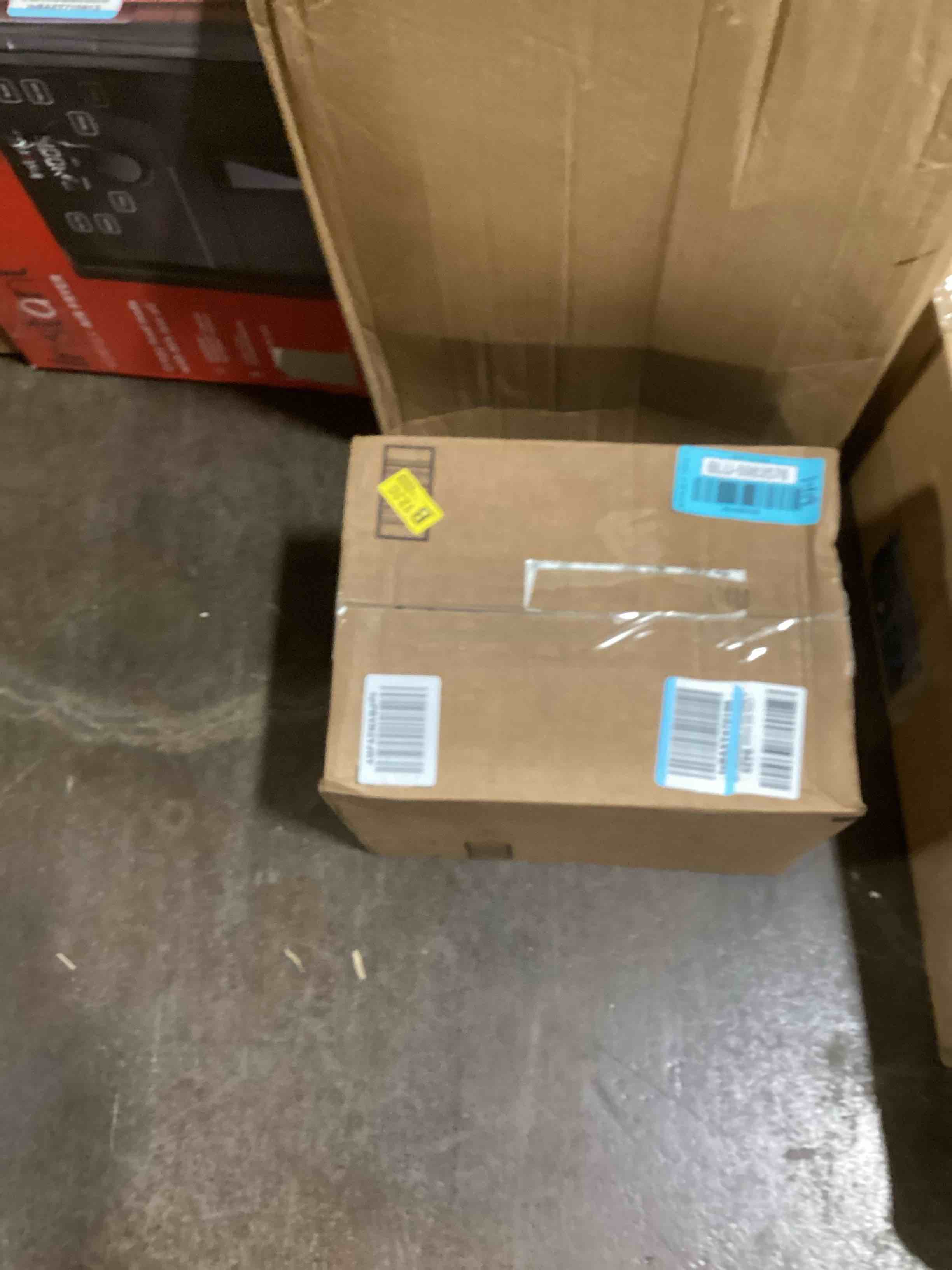 https://s3.amazonaws.com/lotting-images-prod/bidfta/BLU5983576_1708373155006.jpeg