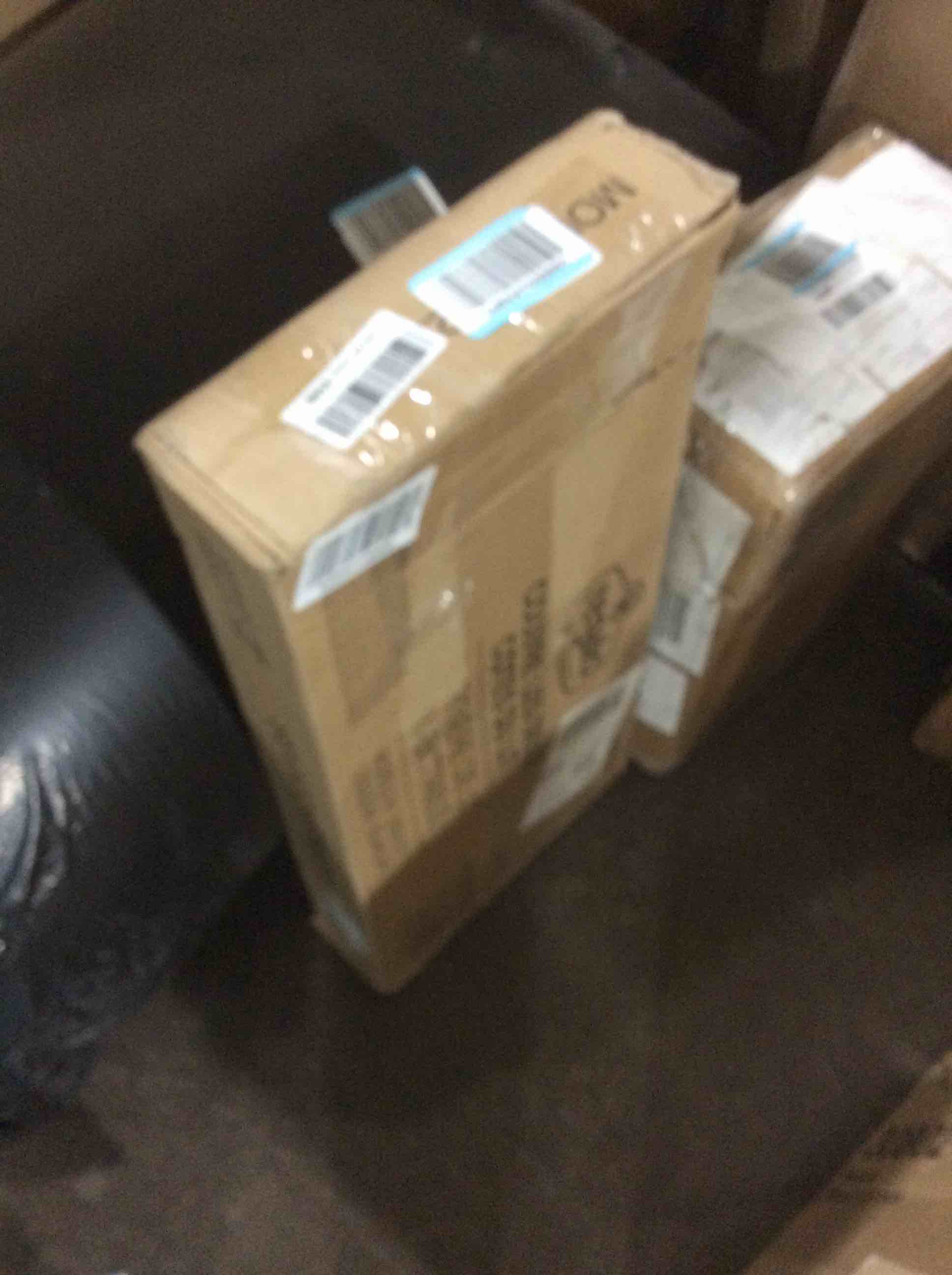 https://s3.amazonaws.com/lotting-images-prod/bidfta/BLU5983644_1708375955362.jpeg