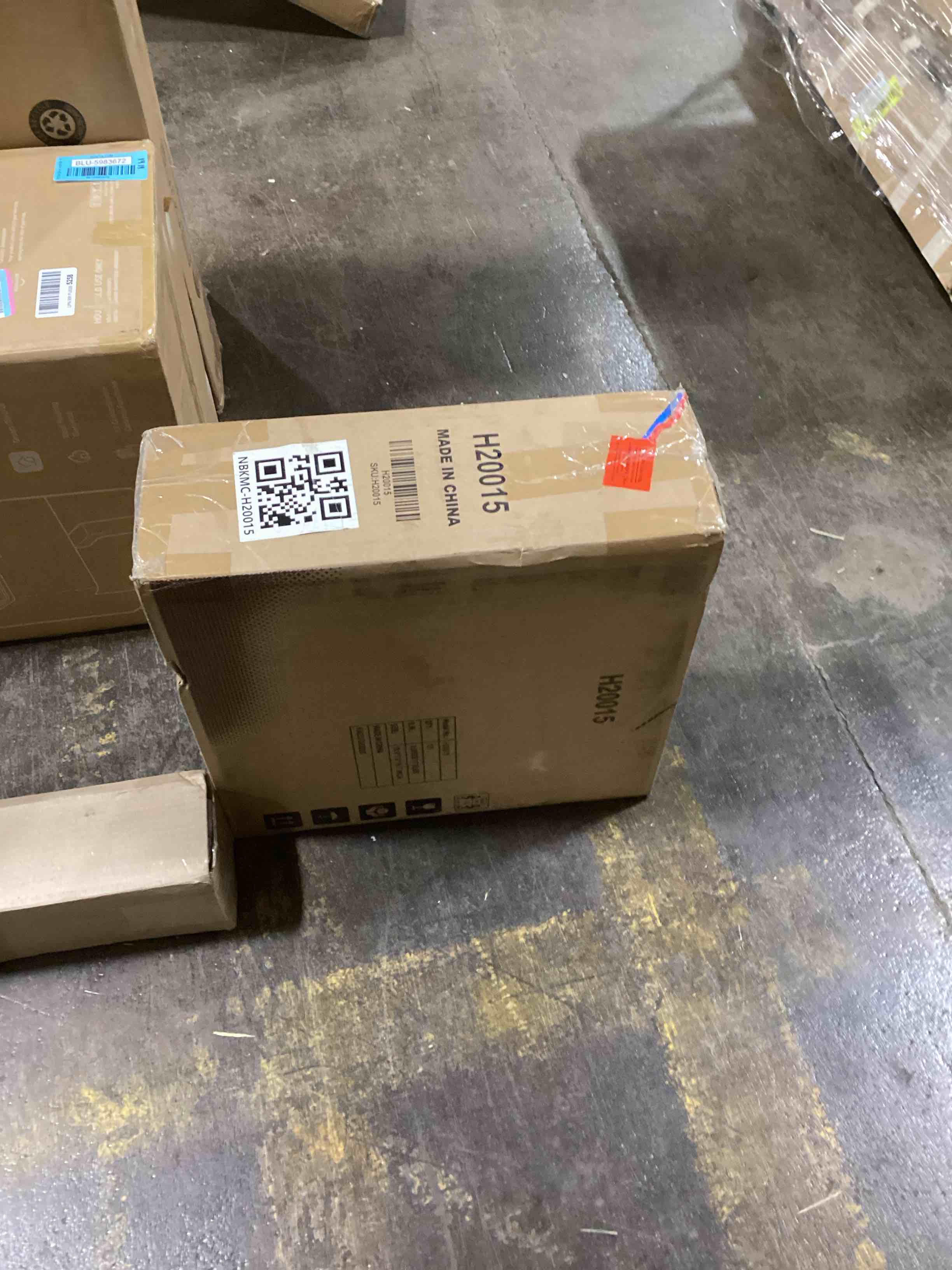 https://s3.amazonaws.com/lotting-images-prod/bidfta/BLU5983670_1708376218790.jpeg