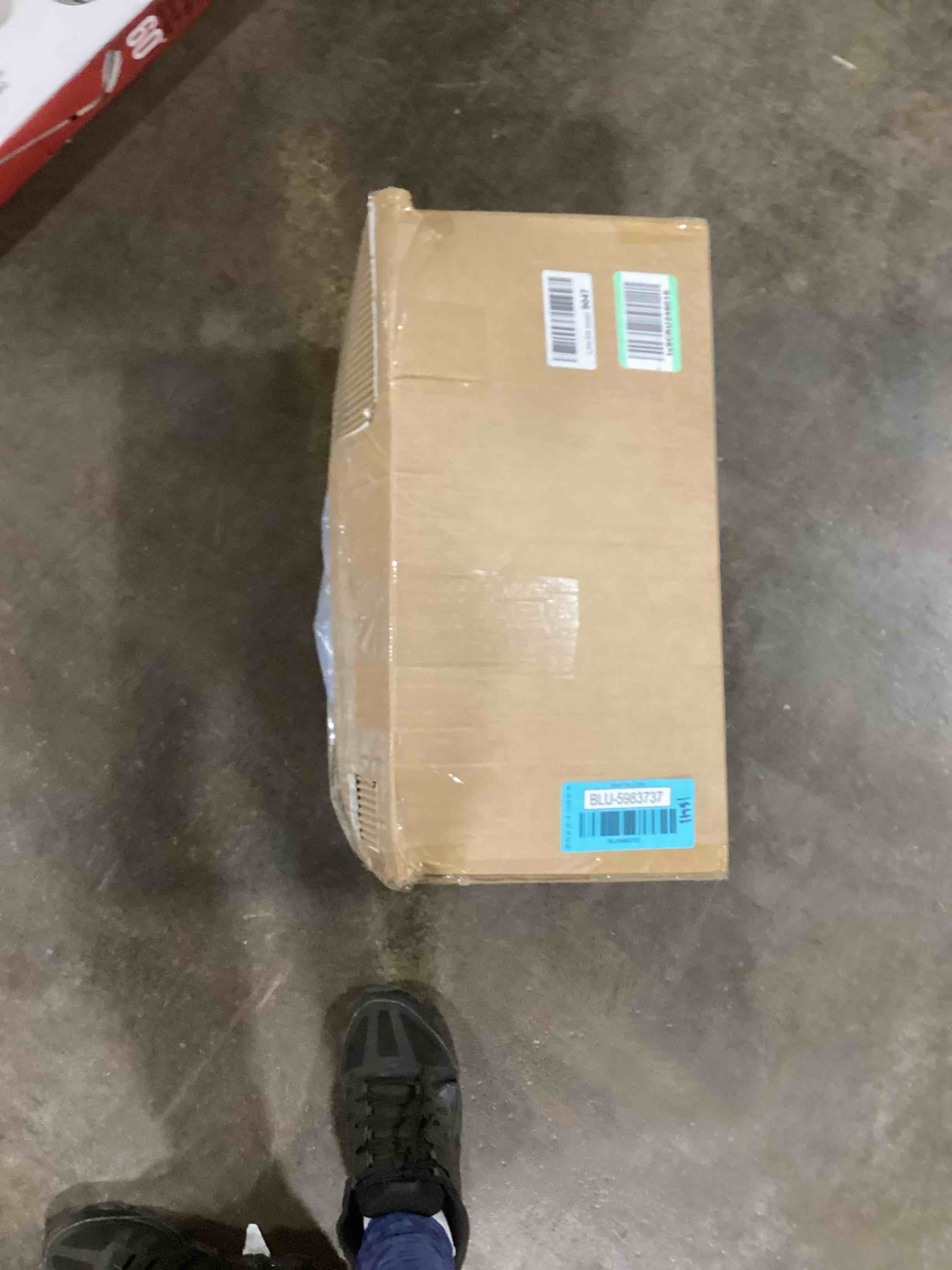 https://s3.amazonaws.com/lotting-images-prod/bidfta/BLU5983737_1708719662225.jpeg