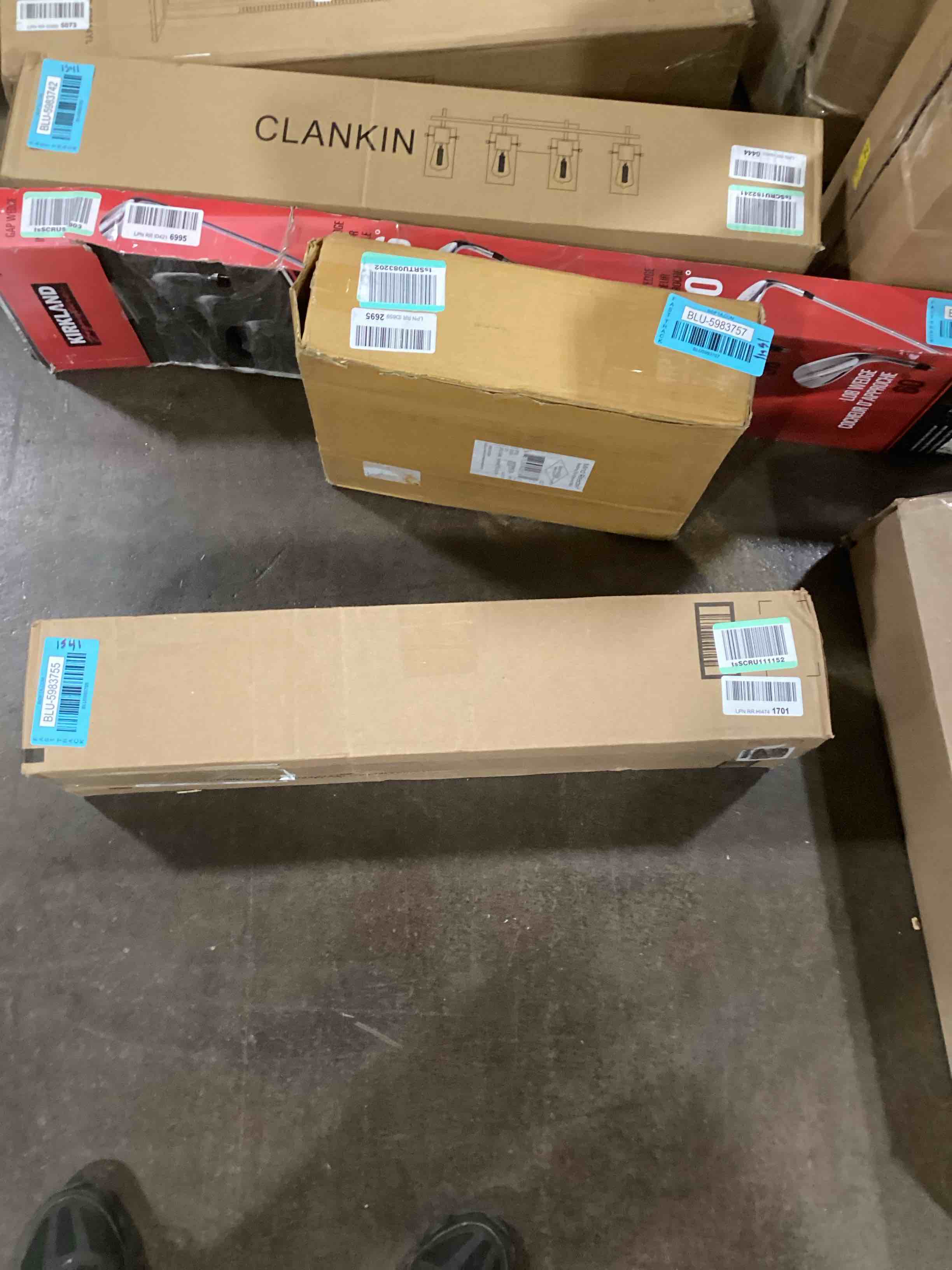 https://s3.amazonaws.com/lotting-images-prod/bidfta/BLU5983755_1708719133293.jpeg
