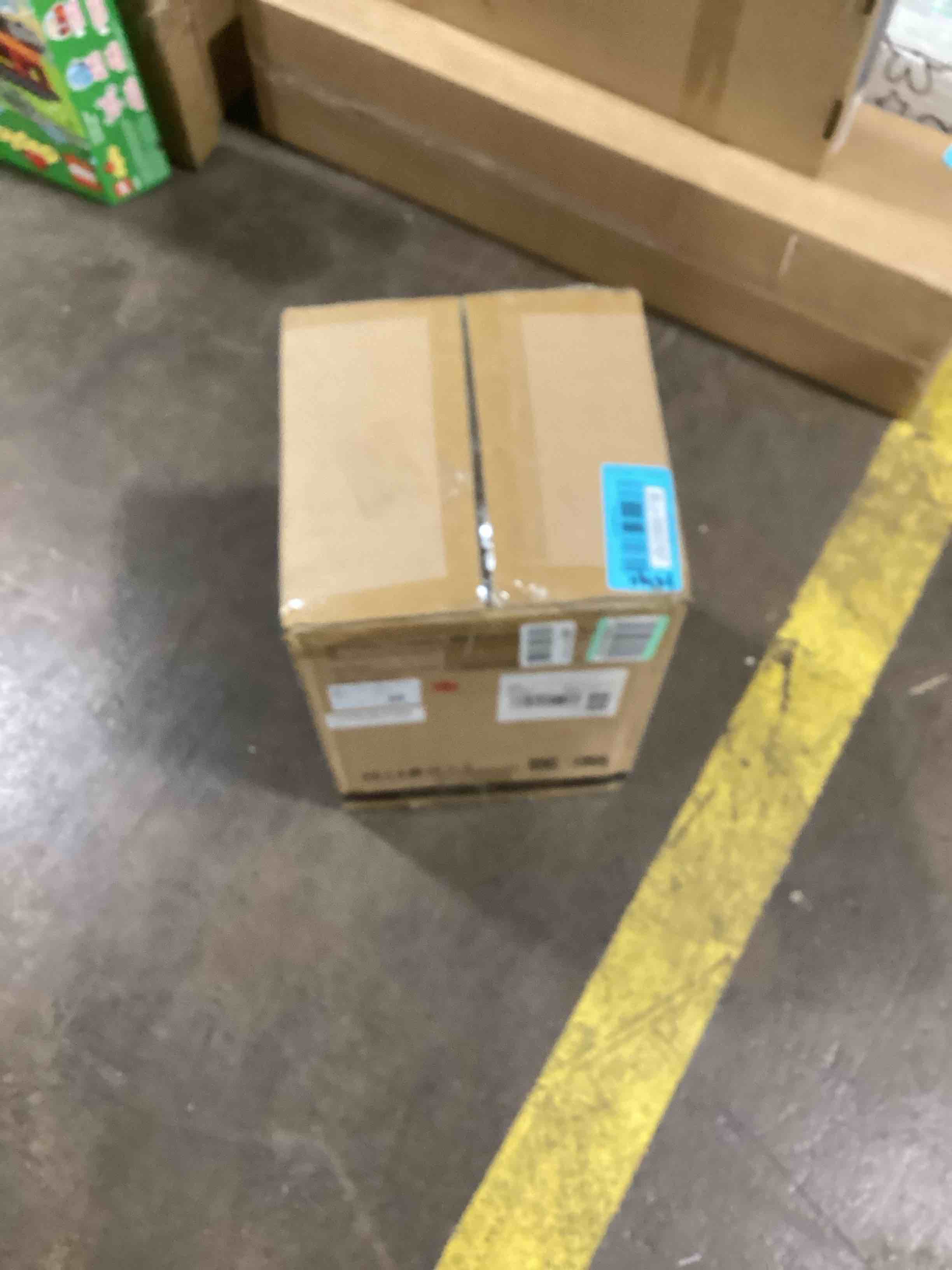https://s3.amazonaws.com/lotting-images-prod/bidfta/BLU5983787_1708720668308.jpeg