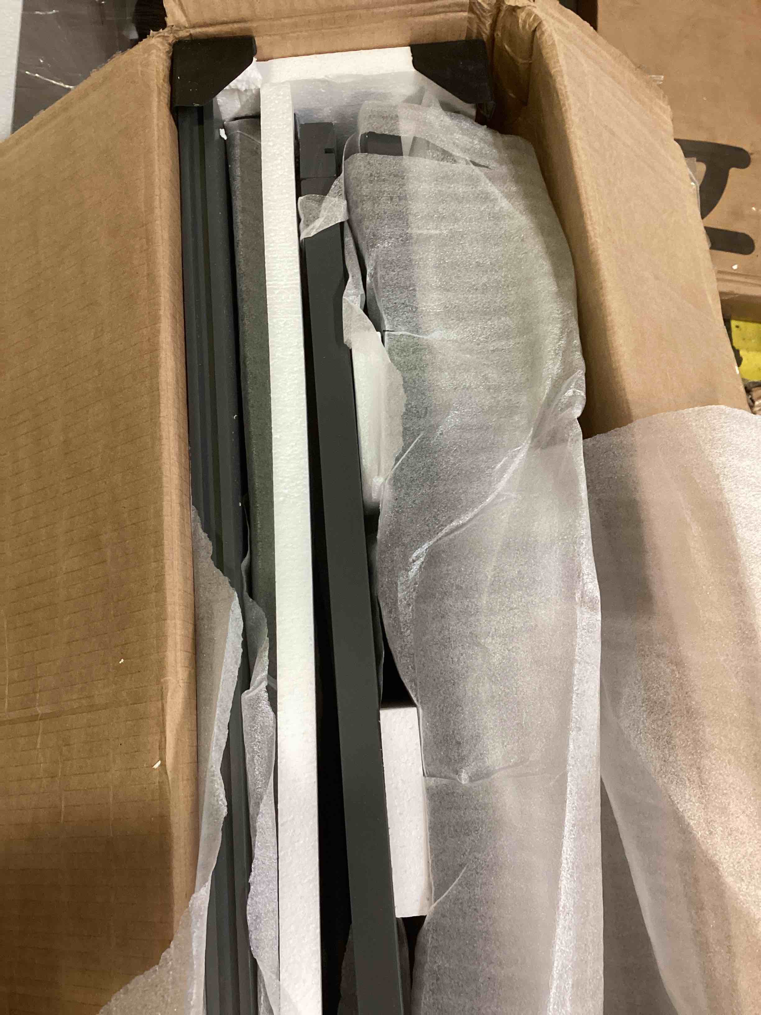 https://s3.amazonaws.com/lotting-images-prod/bidfta/BLU5984369_1708719643579.jpeg