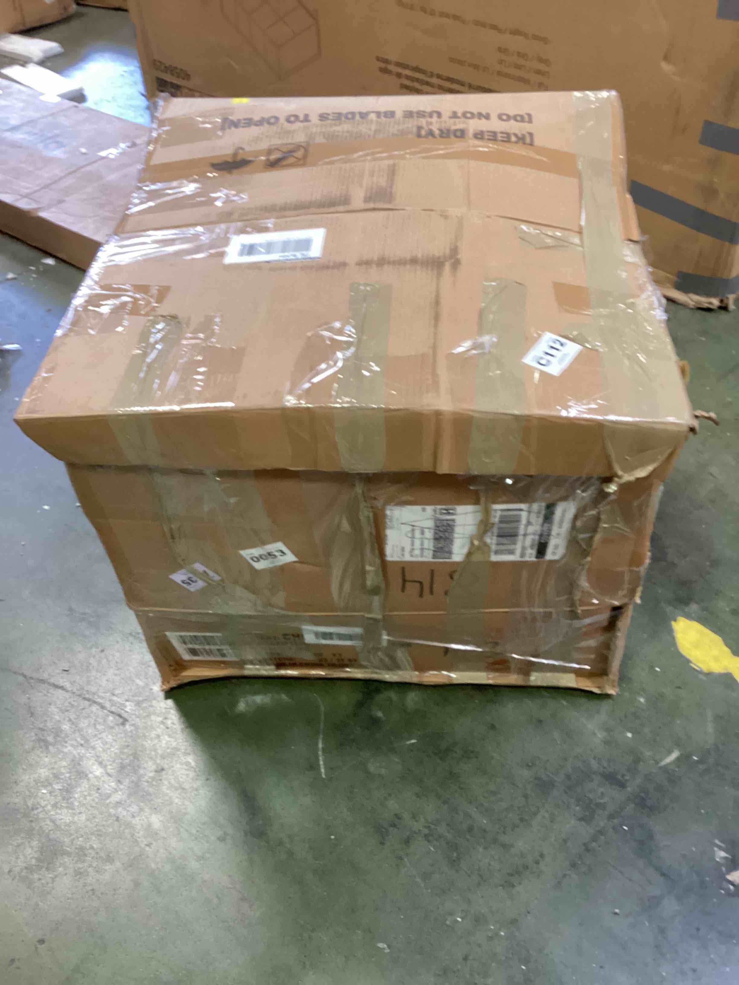 https://s3.amazonaws.com/lotting-images-prod/bidfta/BLU5984374_1708722108125.jpeg