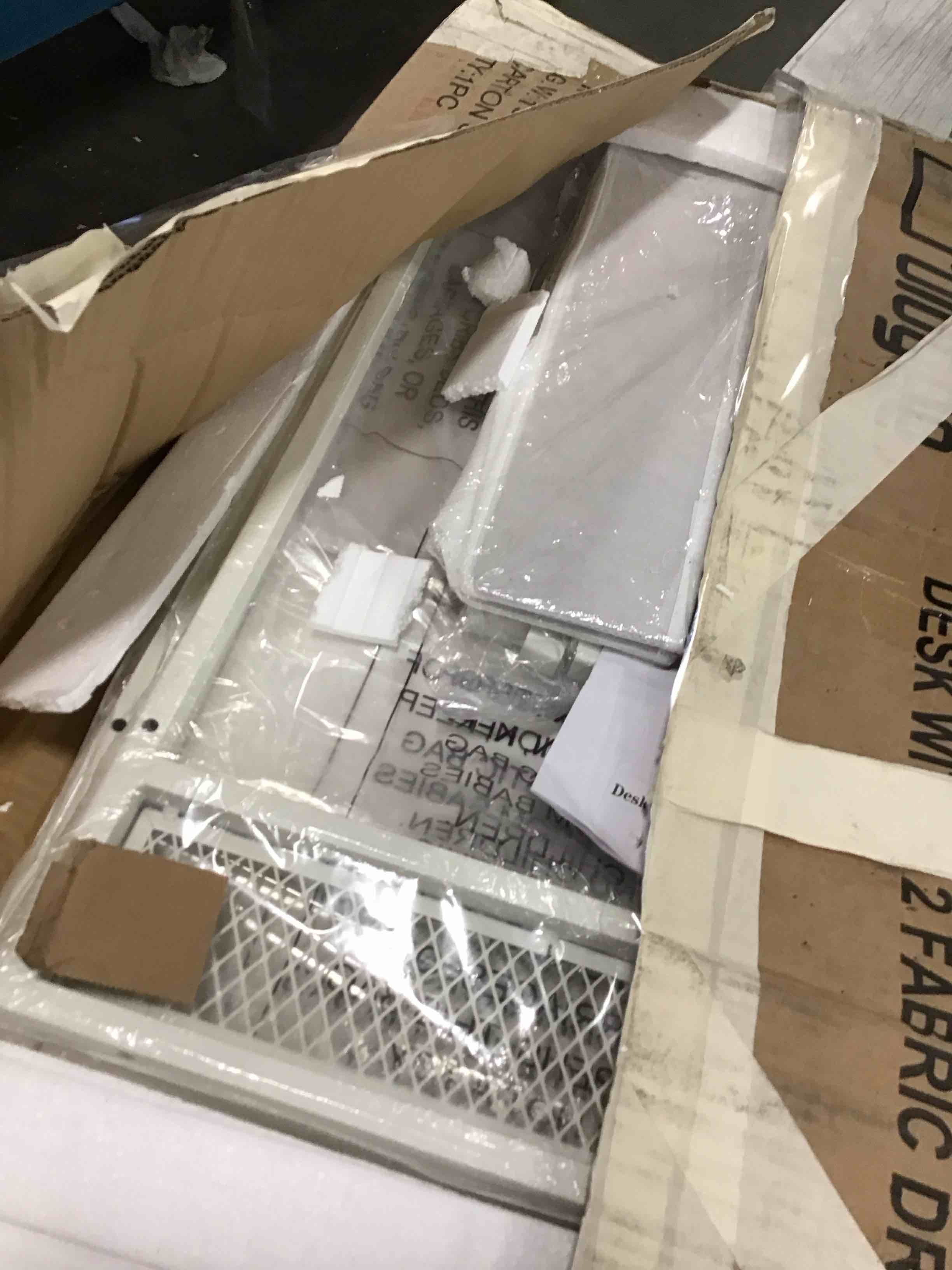 https://s3.amazonaws.com/lotting-images-prod/bidfta/BLU5984955_1709470861669.jpeg