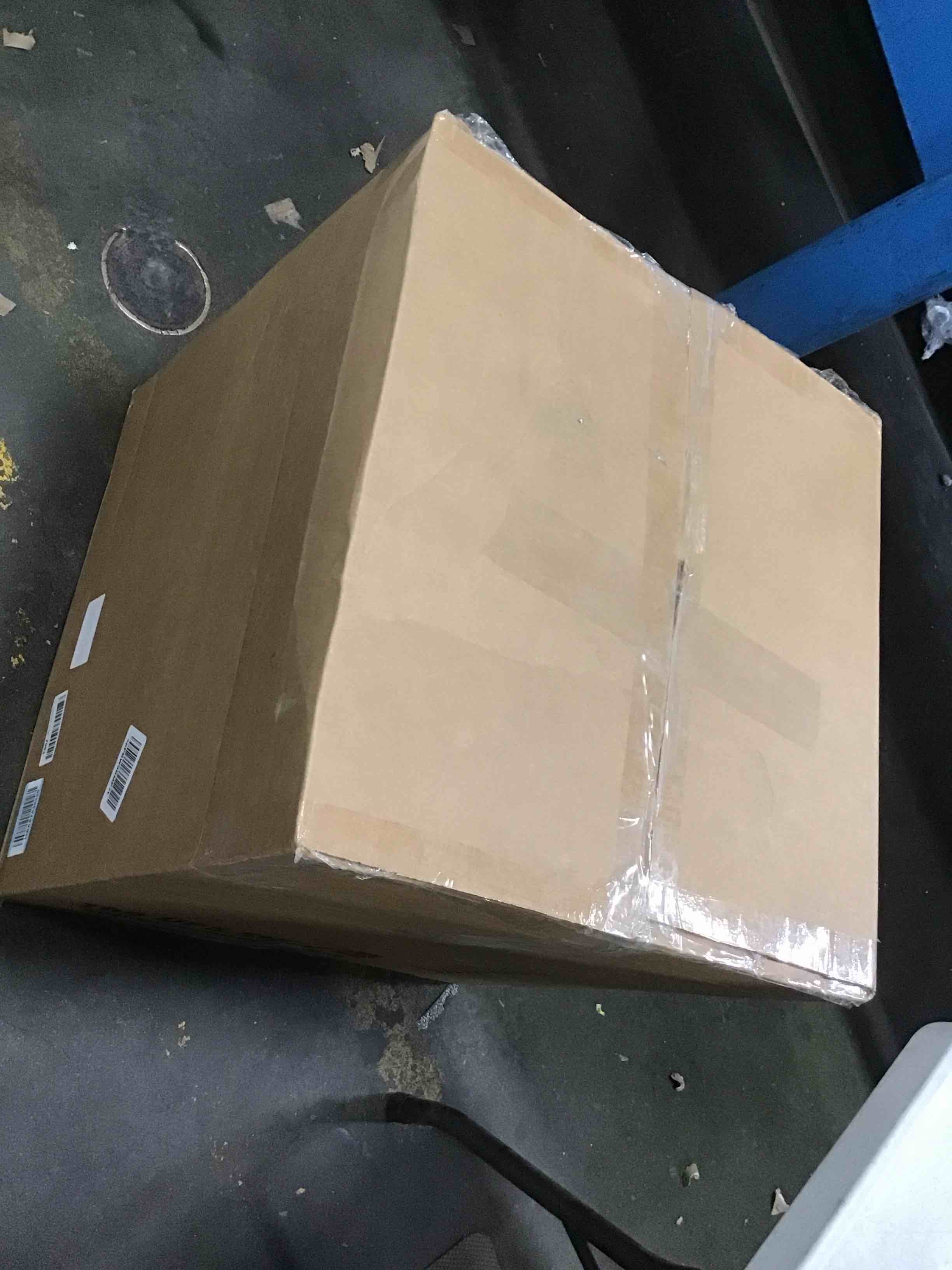 https://s3.amazonaws.com/lotting-images-prod/bidfta/BLU5985120_1709493694649.jpeg