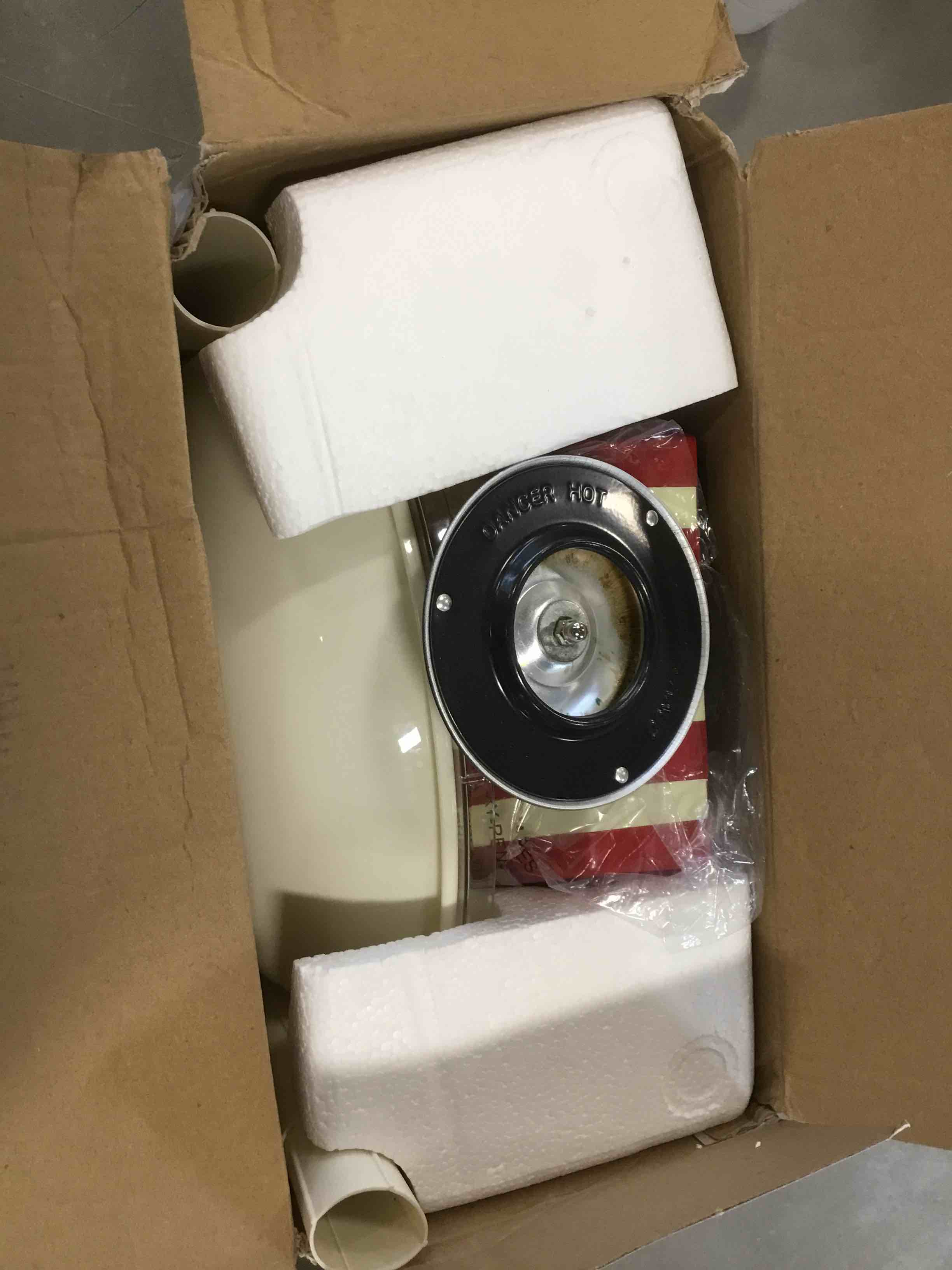https://s3.amazonaws.com/lotting-images-prod/bidfta/BLU5985497_1708706944684.jpeg