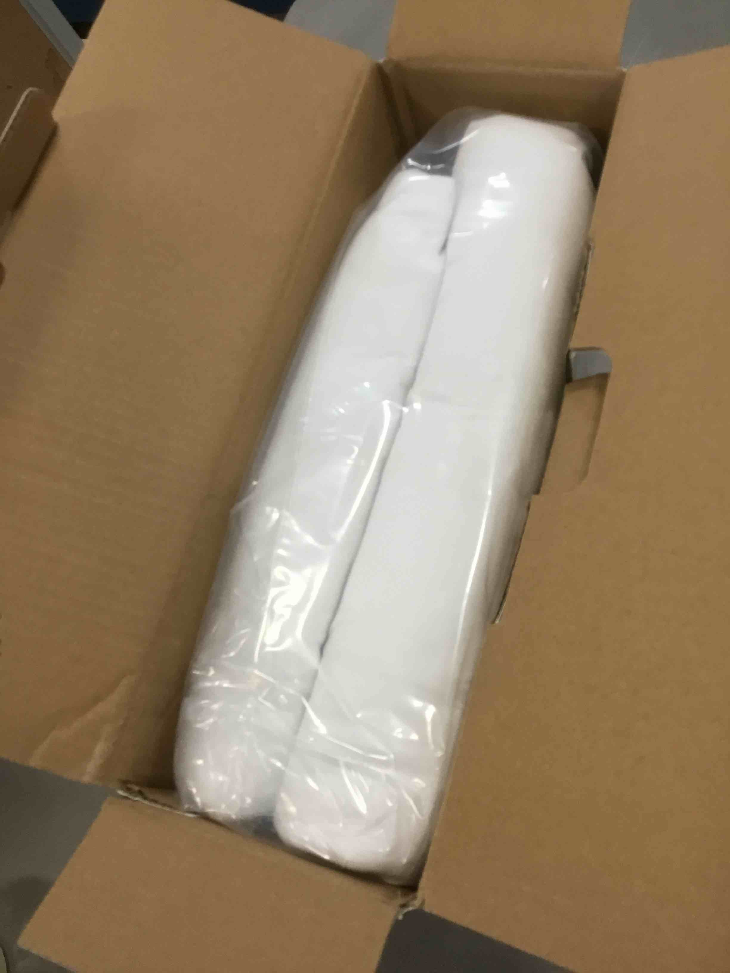 https://s3.amazonaws.com/lotting-images-prod/bidfta/BLU5985557_1708715541612.jpeg