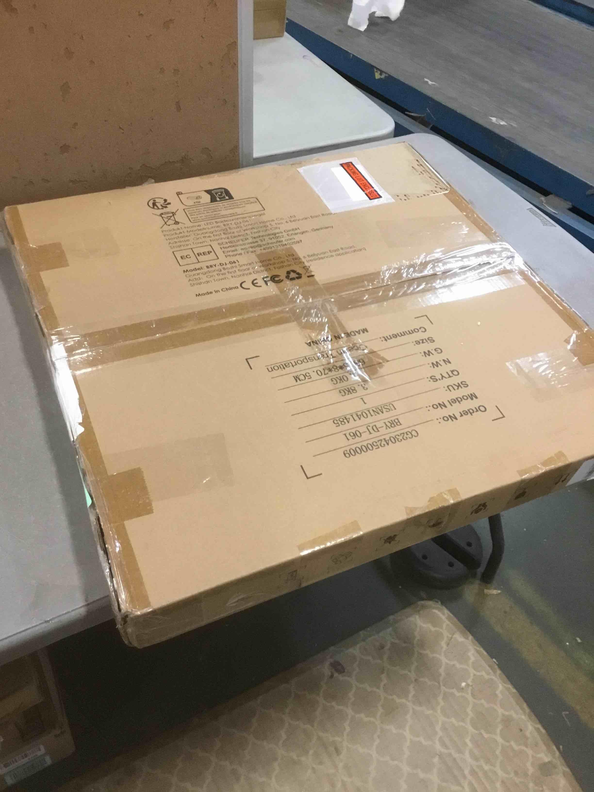 https://s3.amazonaws.com/lotting-images-prod/bidfta/BLU5985742_1708793425750.jpeg