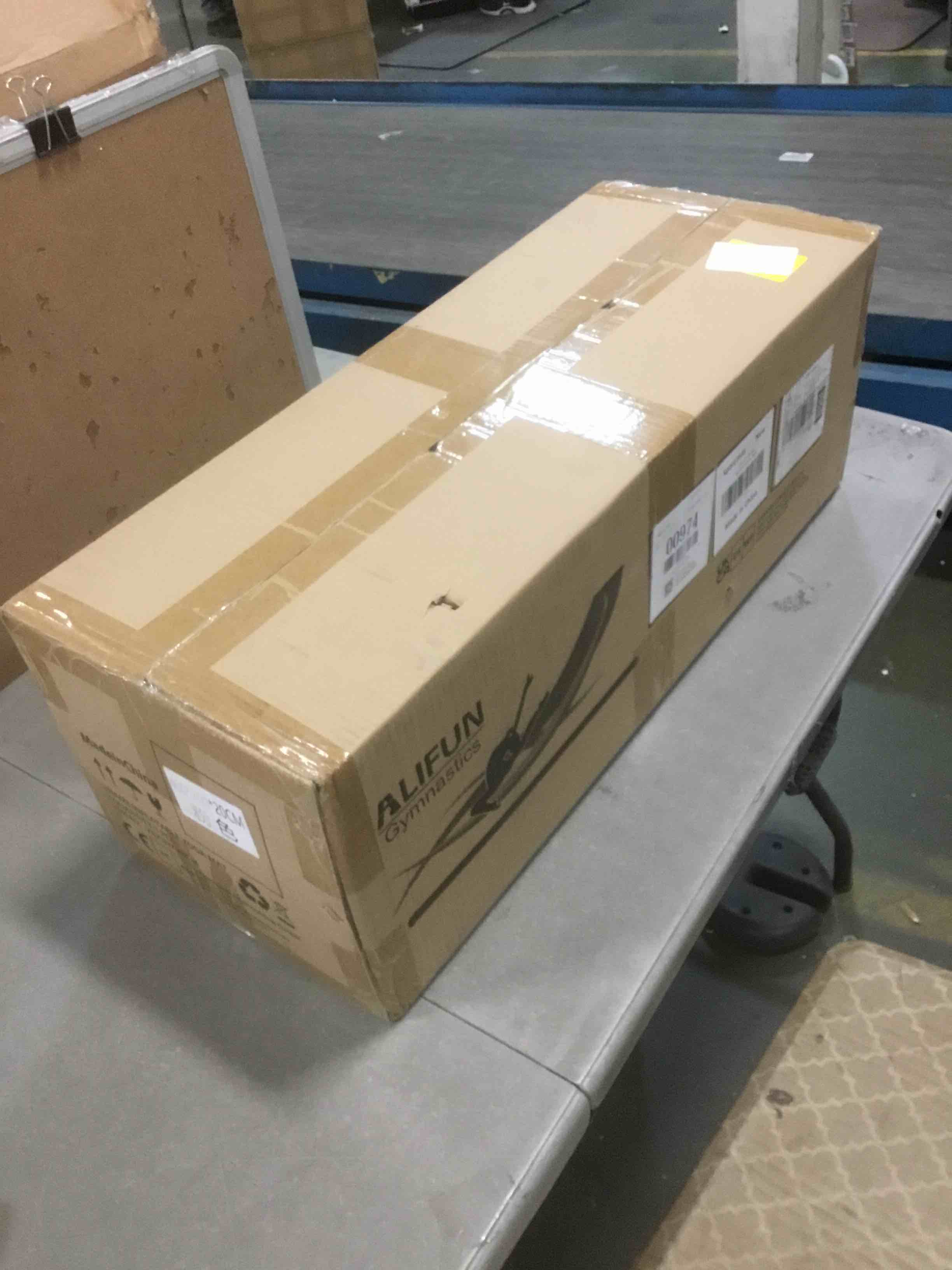https://s3.amazonaws.com/lotting-images-prod/bidfta/BLU5985750_1708794287698.jpeg