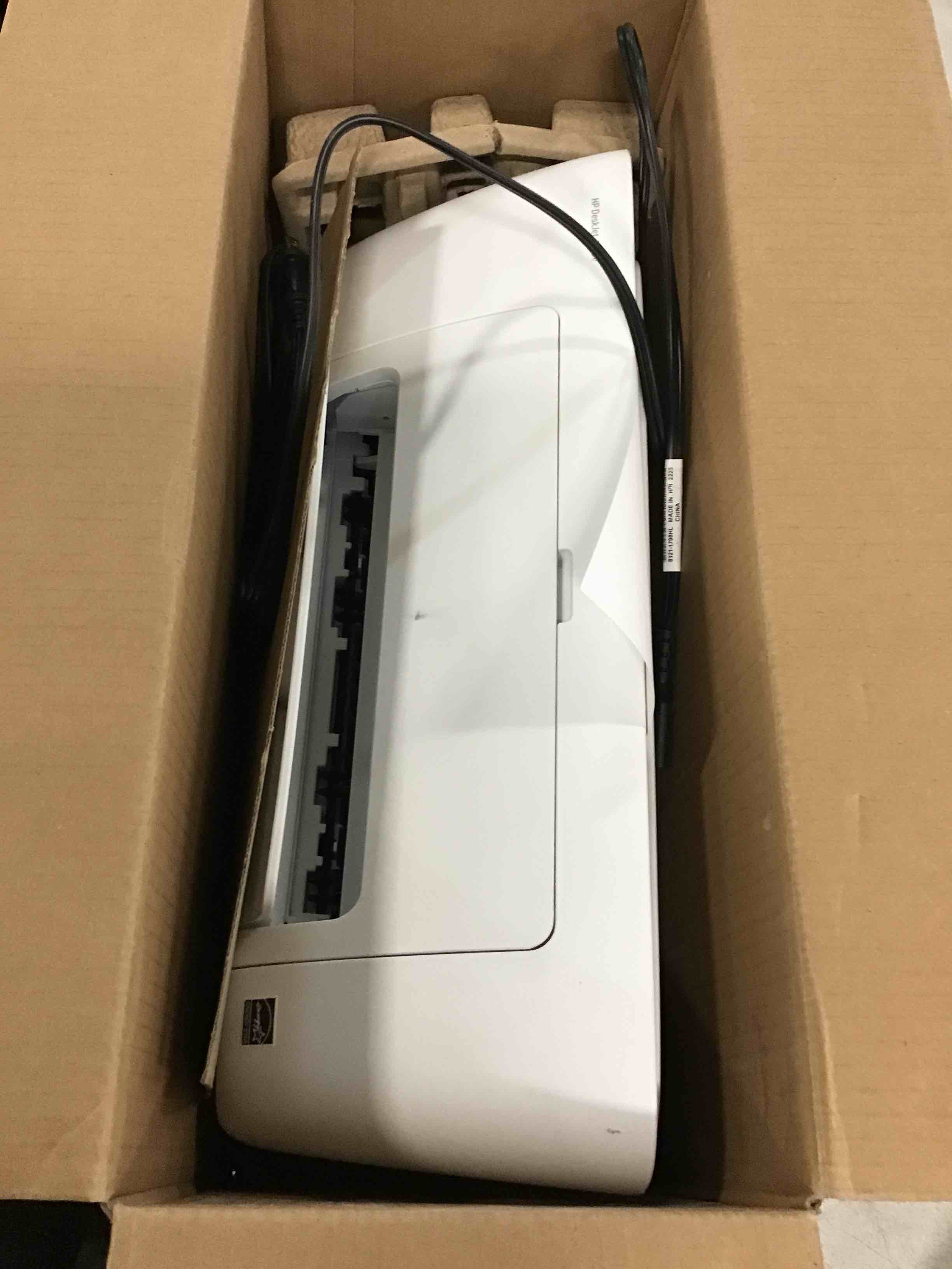 https://s3.amazonaws.com/lotting-images-prod/bidfta/BLU5985999_1709059864609.jpeg