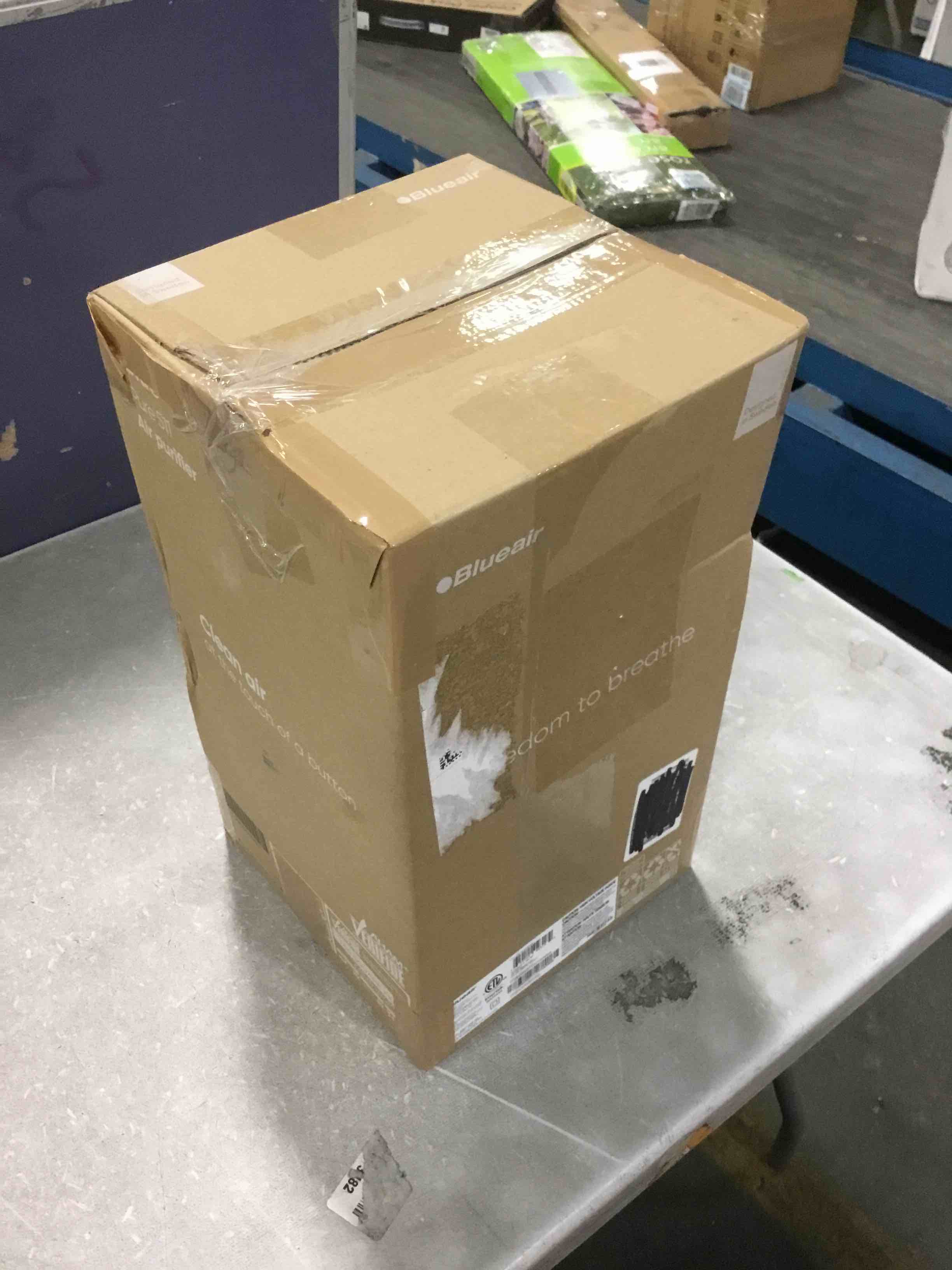 https://s3.amazonaws.com/lotting-images-prod/bidfta/BLU5986110_1709130847435.jpeg