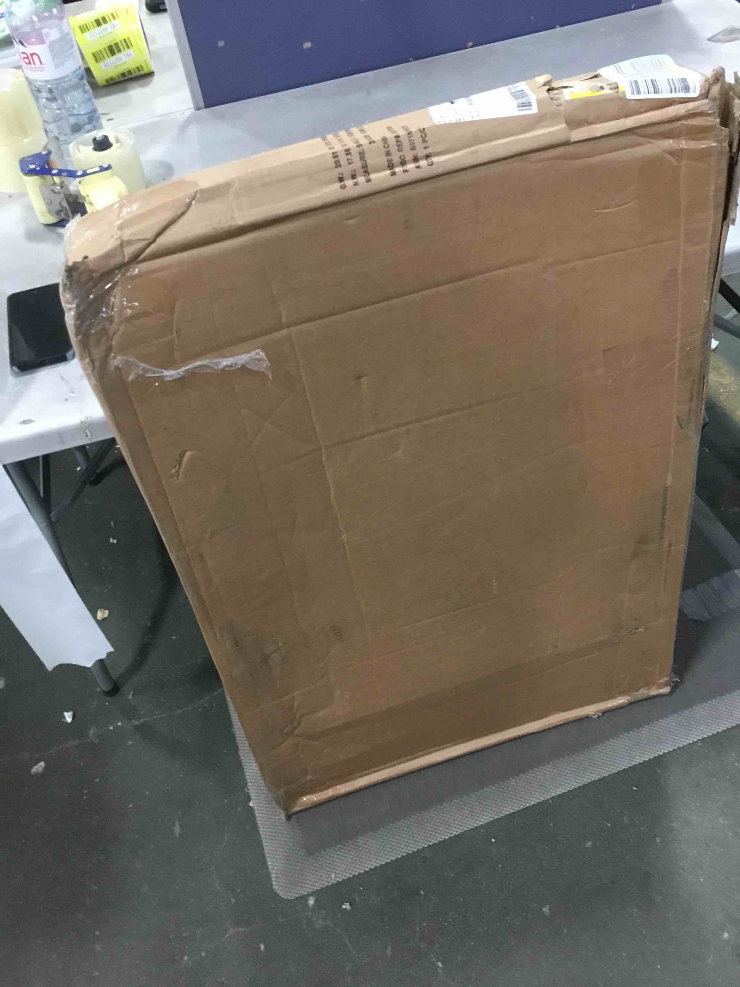 https://s3.amazonaws.com/lotting-images-prod/bidfta/BLU5986194_1709148035614.jpeg