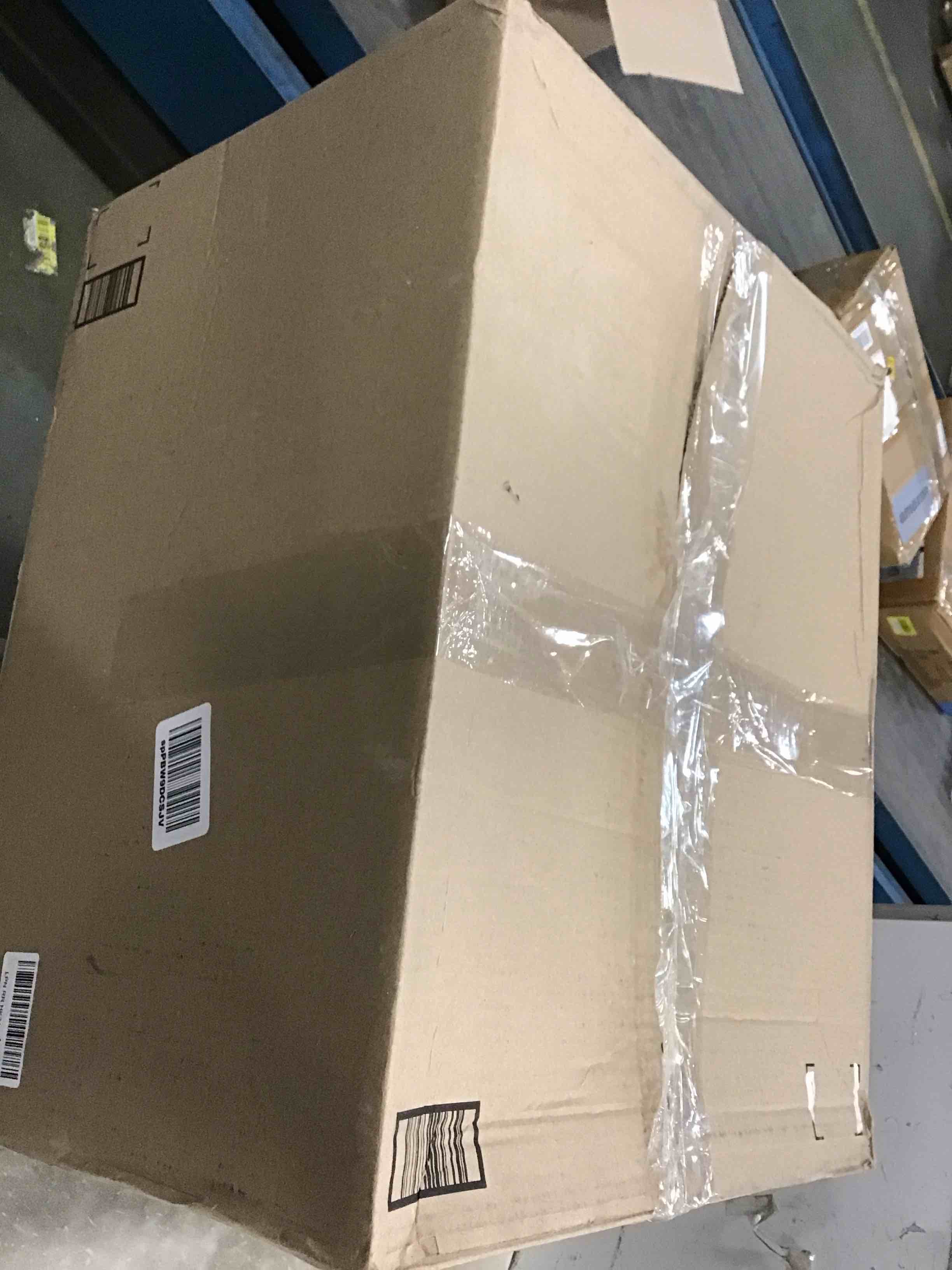 https://s3.amazonaws.com/lotting-images-prod/bidfta/BLU5986304_1710763784396.jpeg