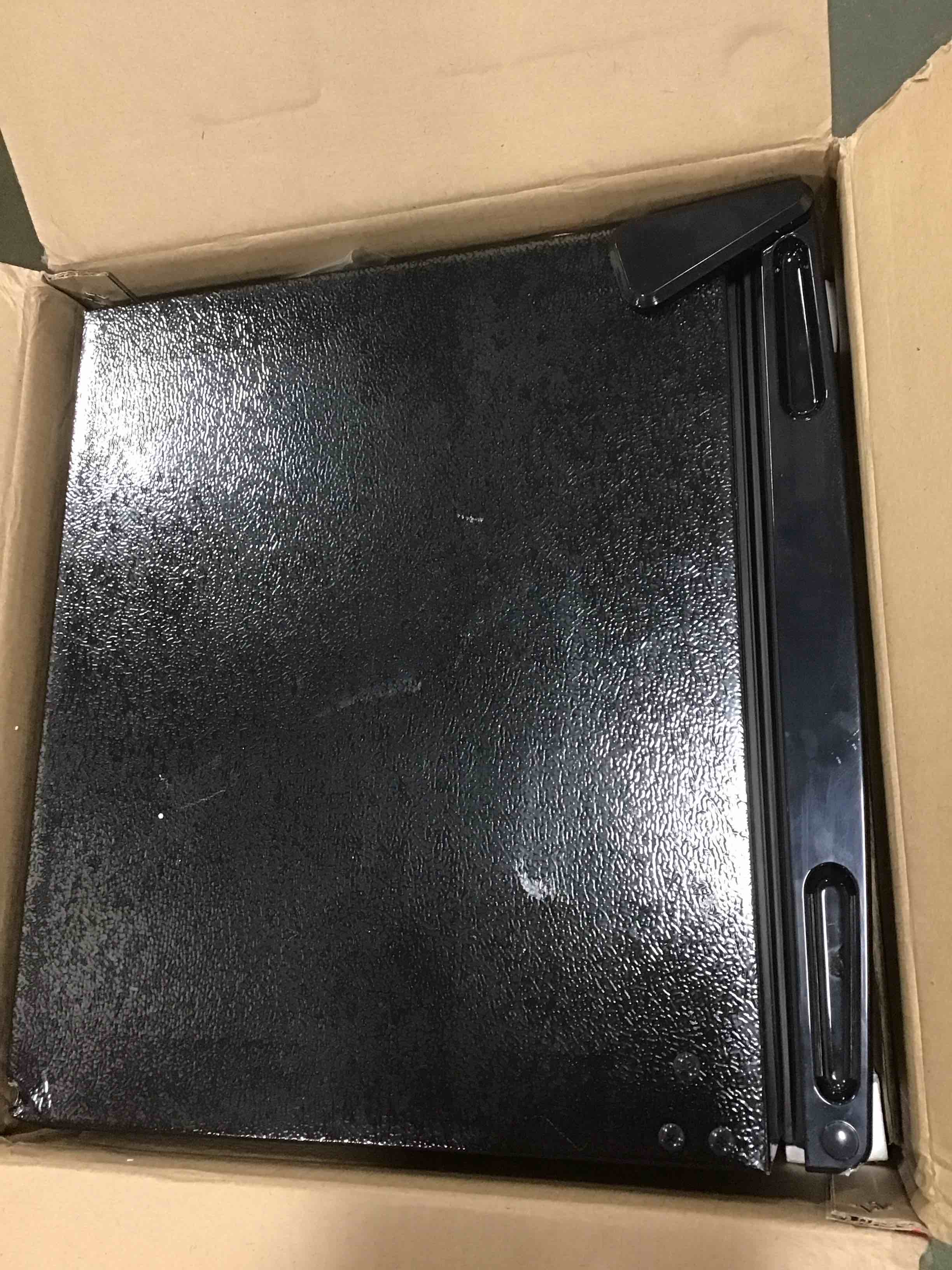 https://s3.amazonaws.com/lotting-images-prod/bidfta/BLU5986332_1710766903485.jpeg