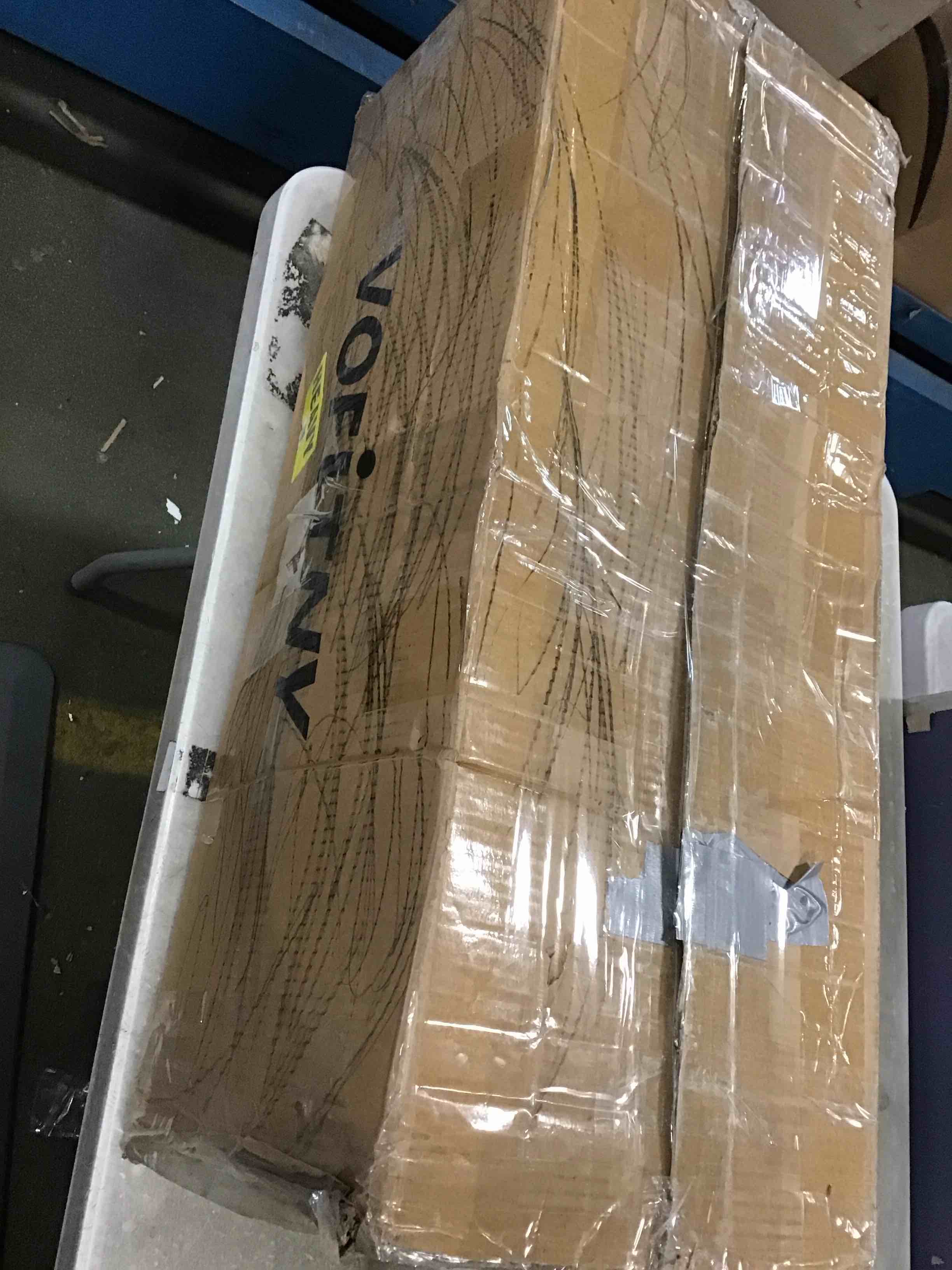 https://s3.amazonaws.com/lotting-images-prod/bidfta/BLU5986783_1710946602624.jpeg