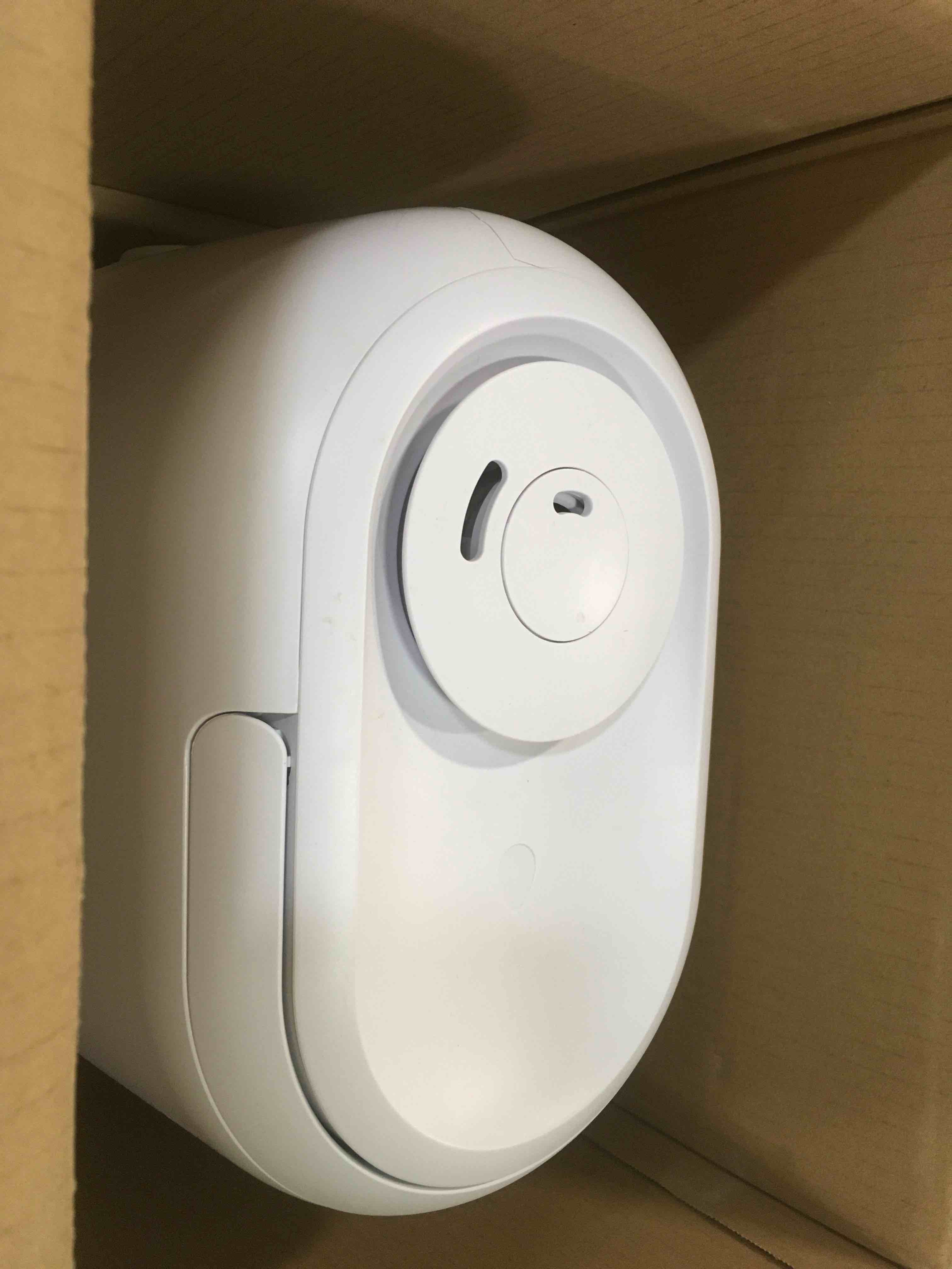 https://s3.amazonaws.com/lotting-images-prod/bidfta/BLU5987113_1708446803931.jpeg