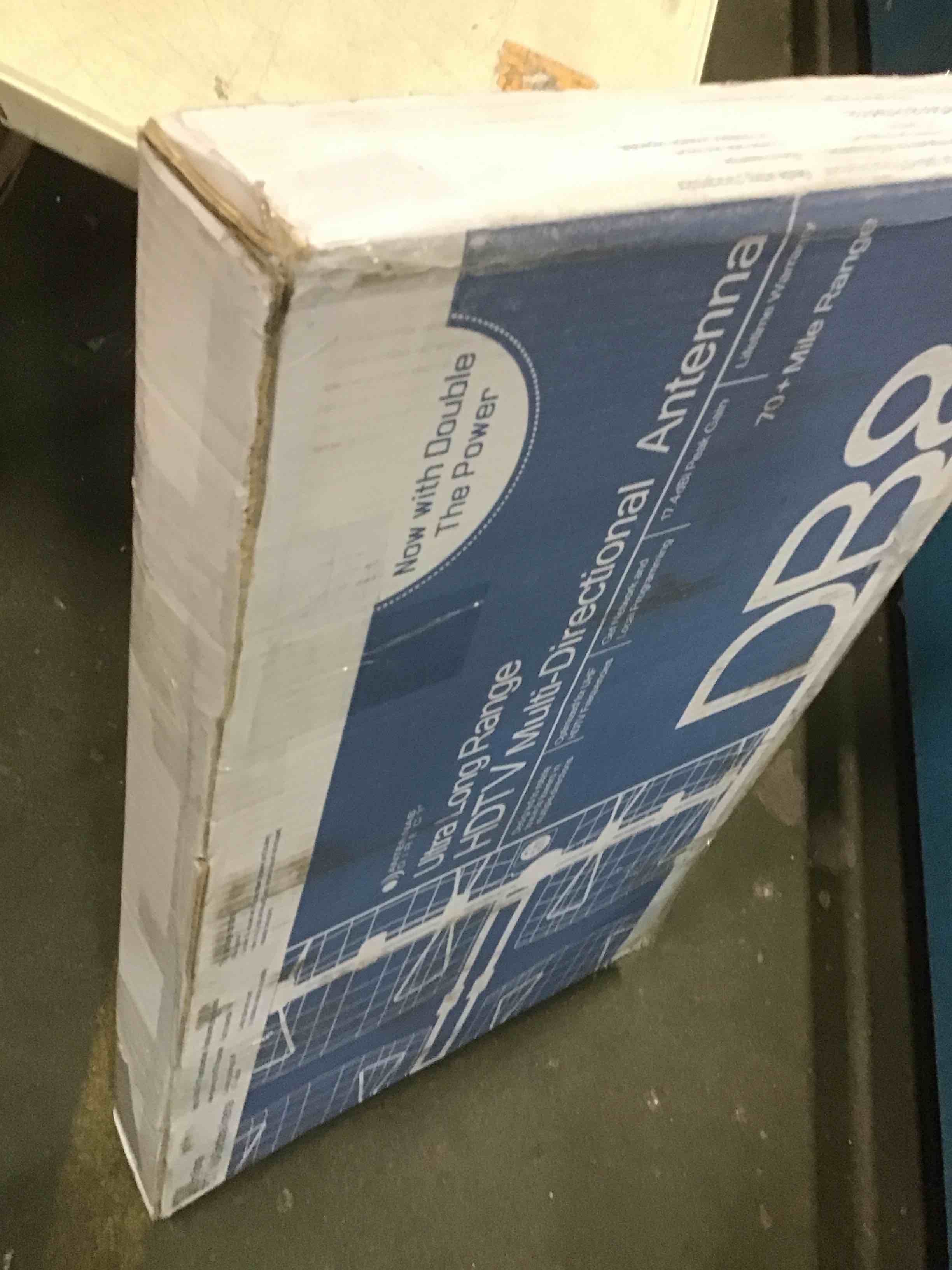 https://s3.amazonaws.com/lotting-images-prod/bidfta/BLU5987593_1708621768970.jpeg