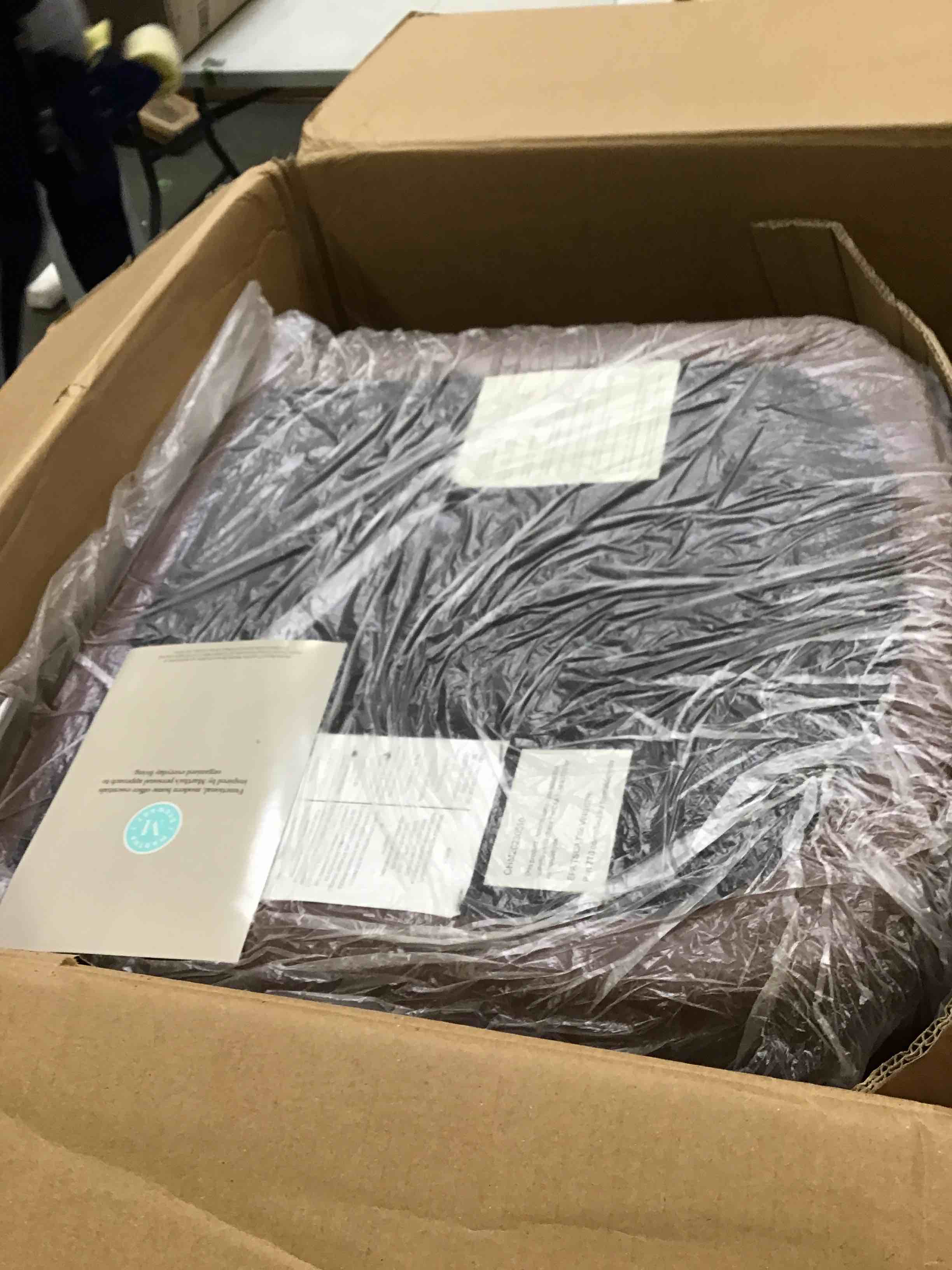 https://s3.amazonaws.com/lotting-images-prod/bidfta/BLU5988506_1708713446971.jpeg