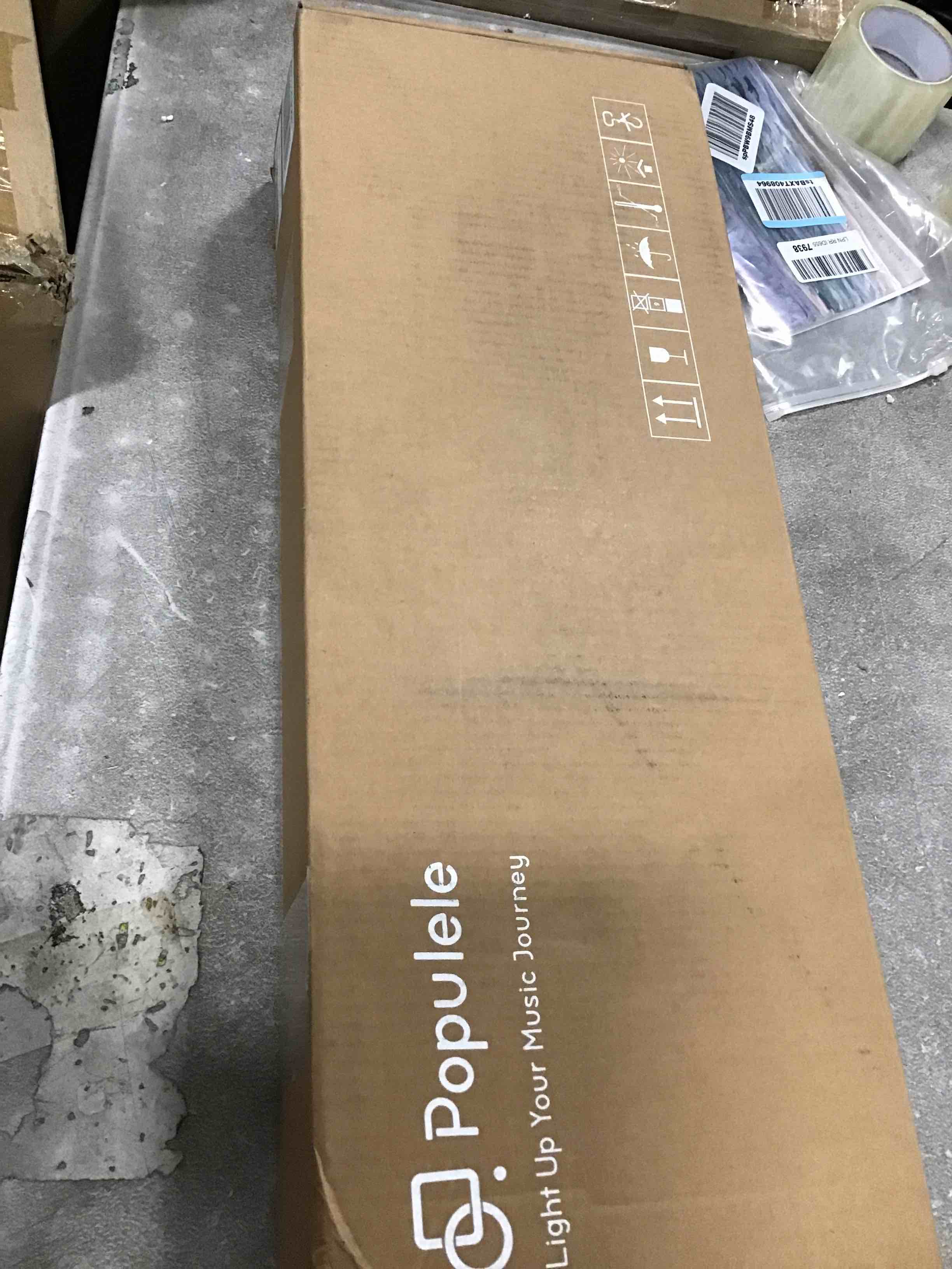https://s3.amazonaws.com/lotting-images-prod/bidfta/BLU5988911_1709307293379.jpeg