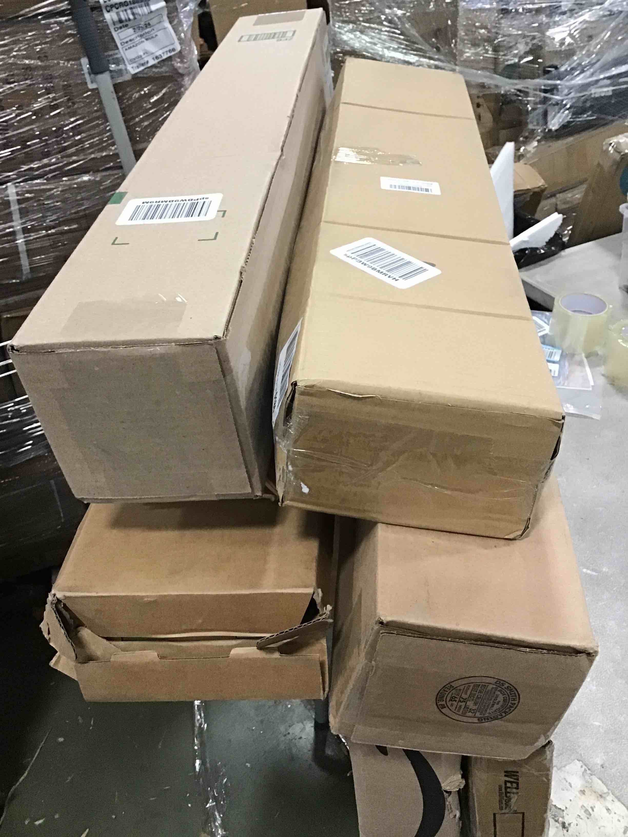 Assorted of  Products for the Maintenance or Decoration of the Home (it can include a variety of sizes and models)