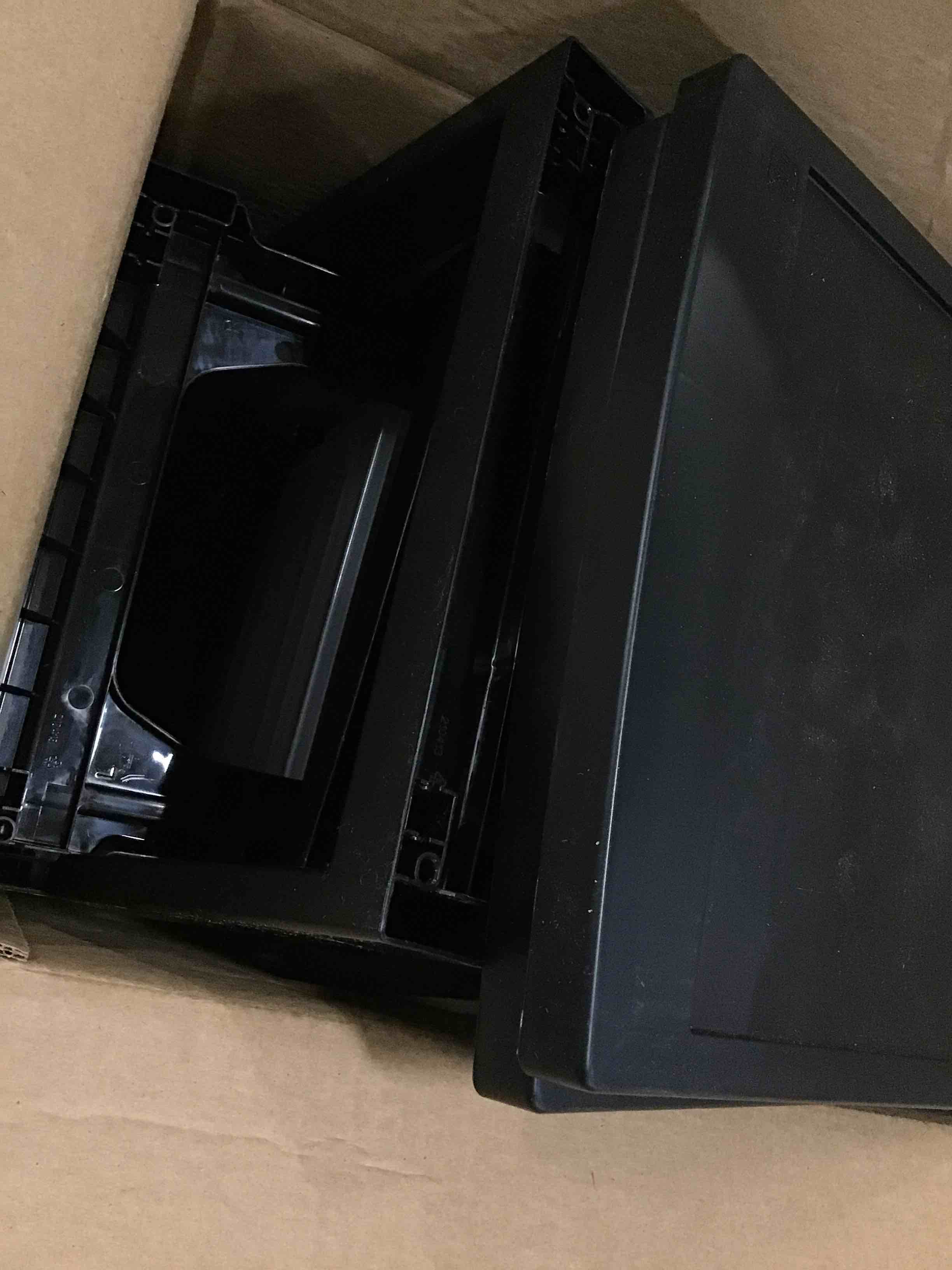 https://s3.amazonaws.com/lotting-images-prod/bidfta/BLU5989111_1709394611520.jpeg
