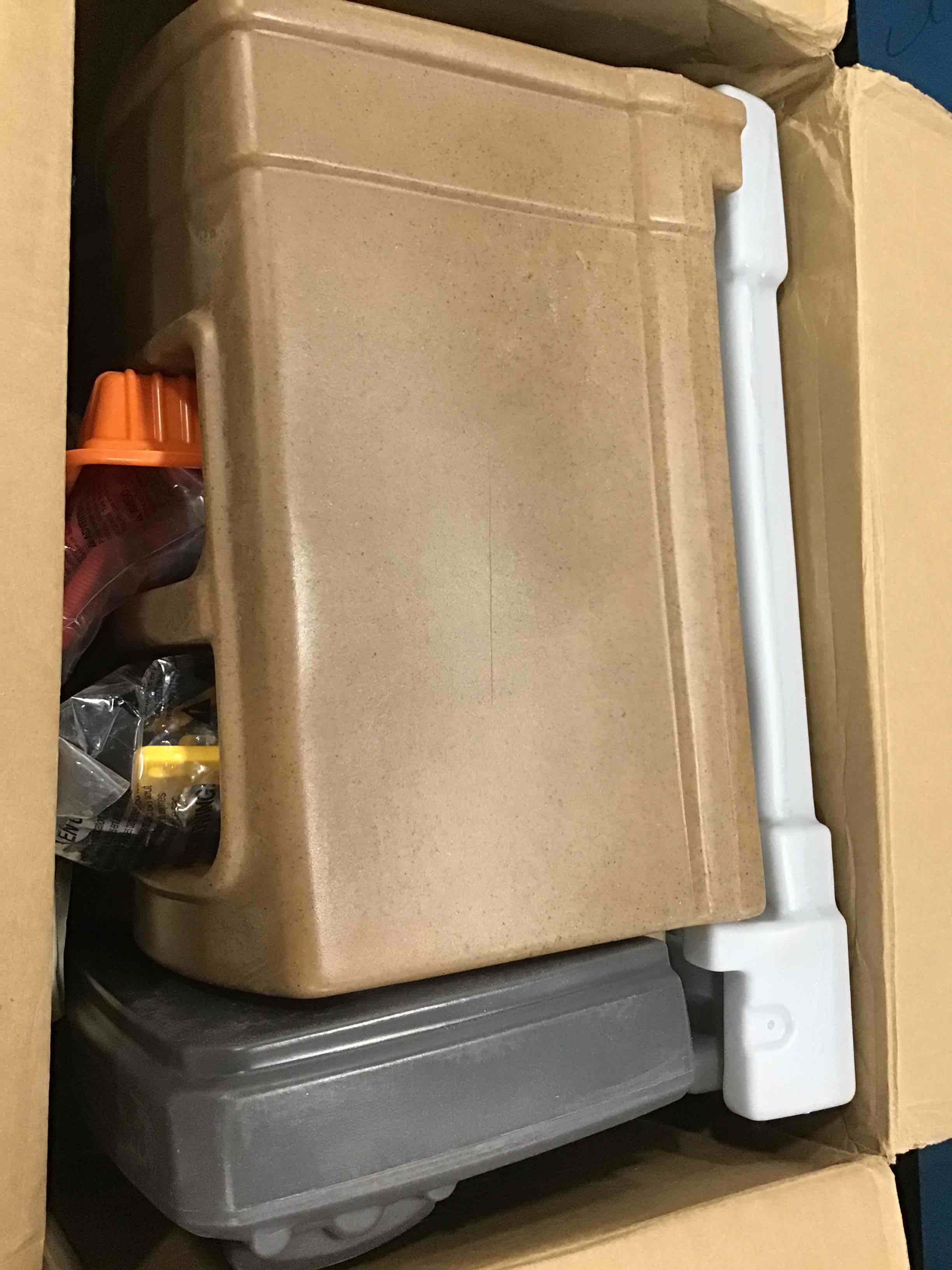 https://s3.amazonaws.com/lotting-images-prod/bidfta/BLU5989147_1709399910239.jpeg