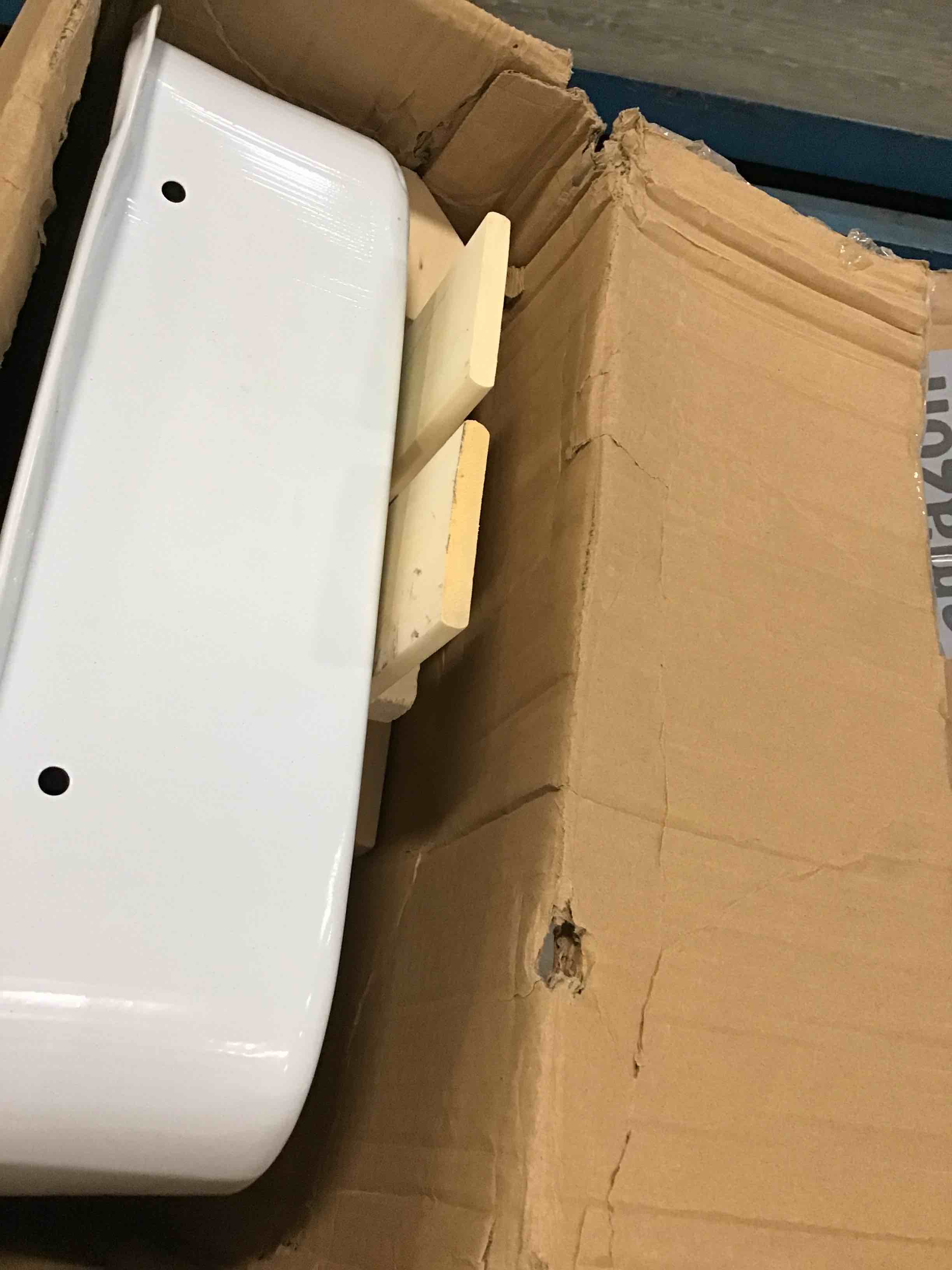 https://s3.amazonaws.com/lotting-images-prod/bidfta/BLU5989150_1709400399298.jpeg