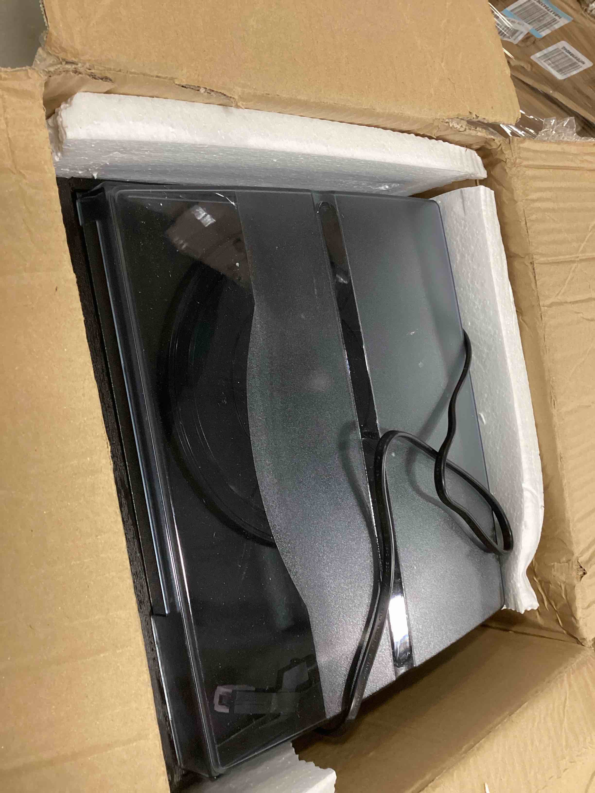 https://s3.amazonaws.com/lotting-images-prod/bidfta/BLU5989441_1709673555217.jpeg