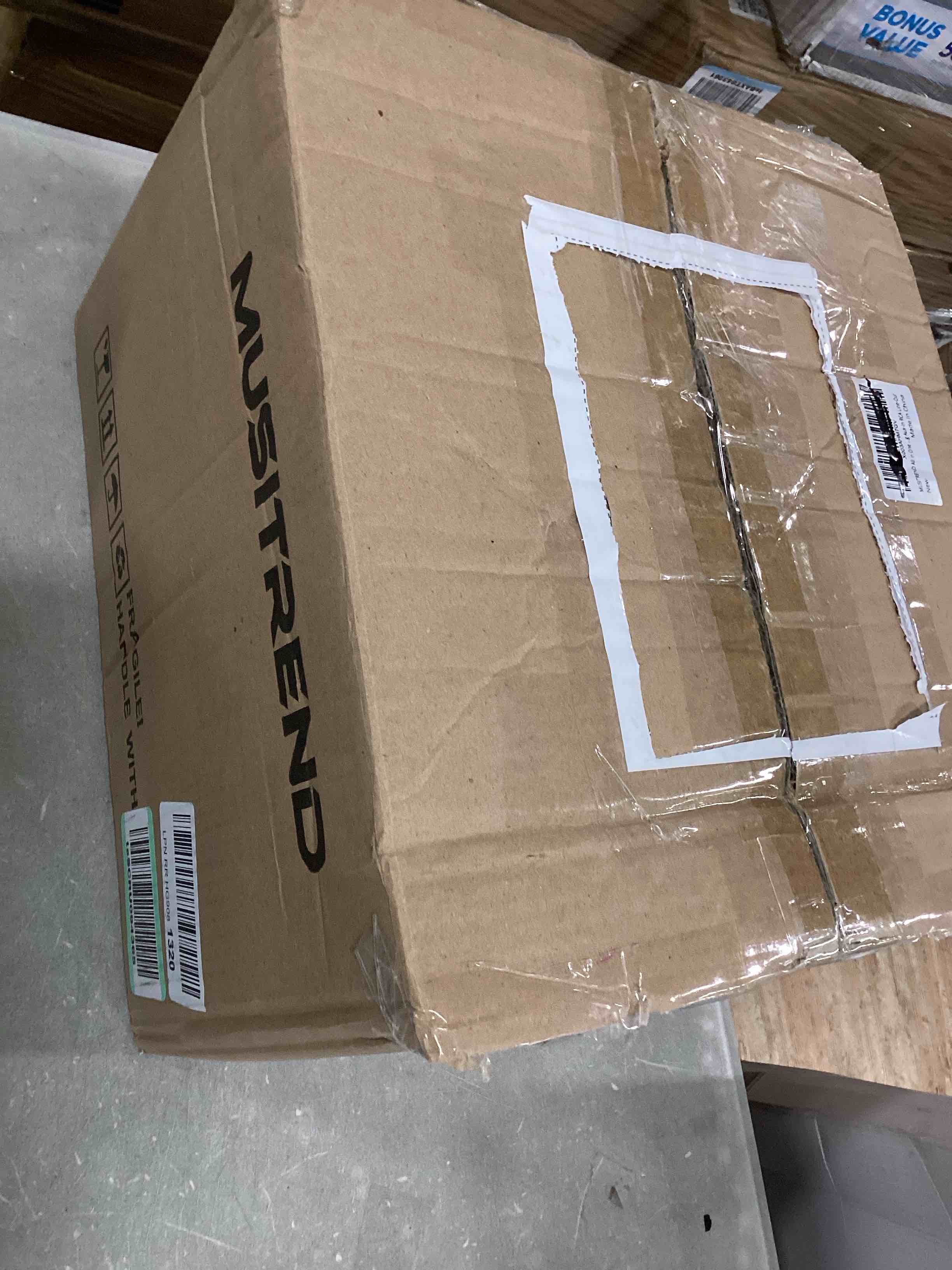 https://s3.amazonaws.com/lotting-images-prod/bidfta/BLU5989441_1709673574145.jpeg