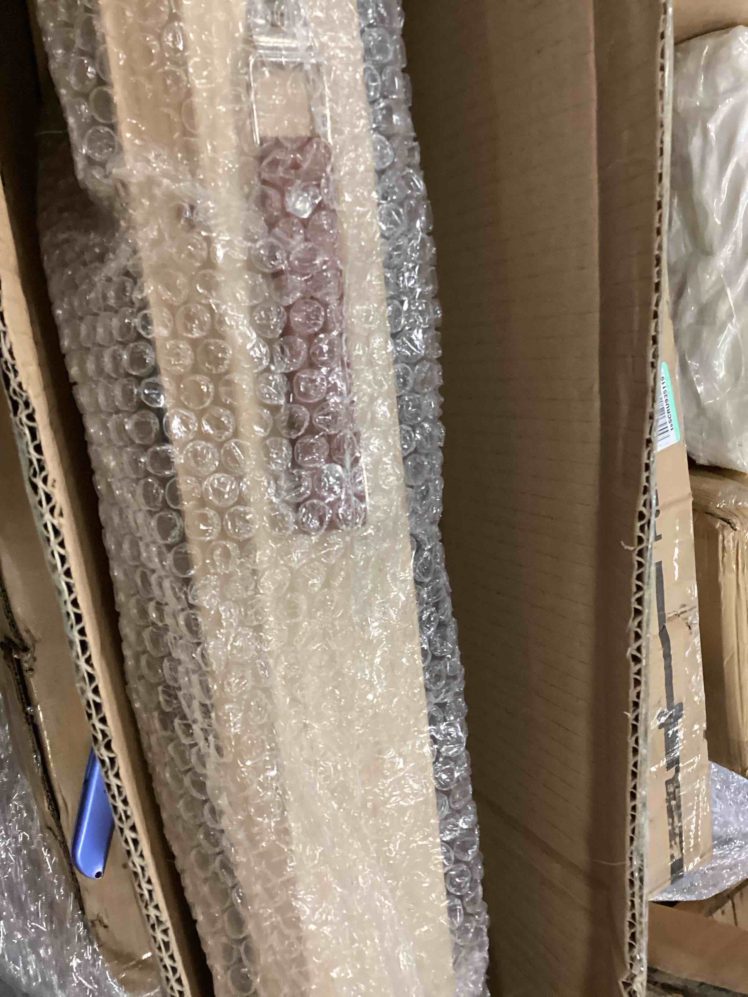 https://s3.amazonaws.com/lotting-images-prod/bidfta/BLU5989598_1709751717144.jpeg