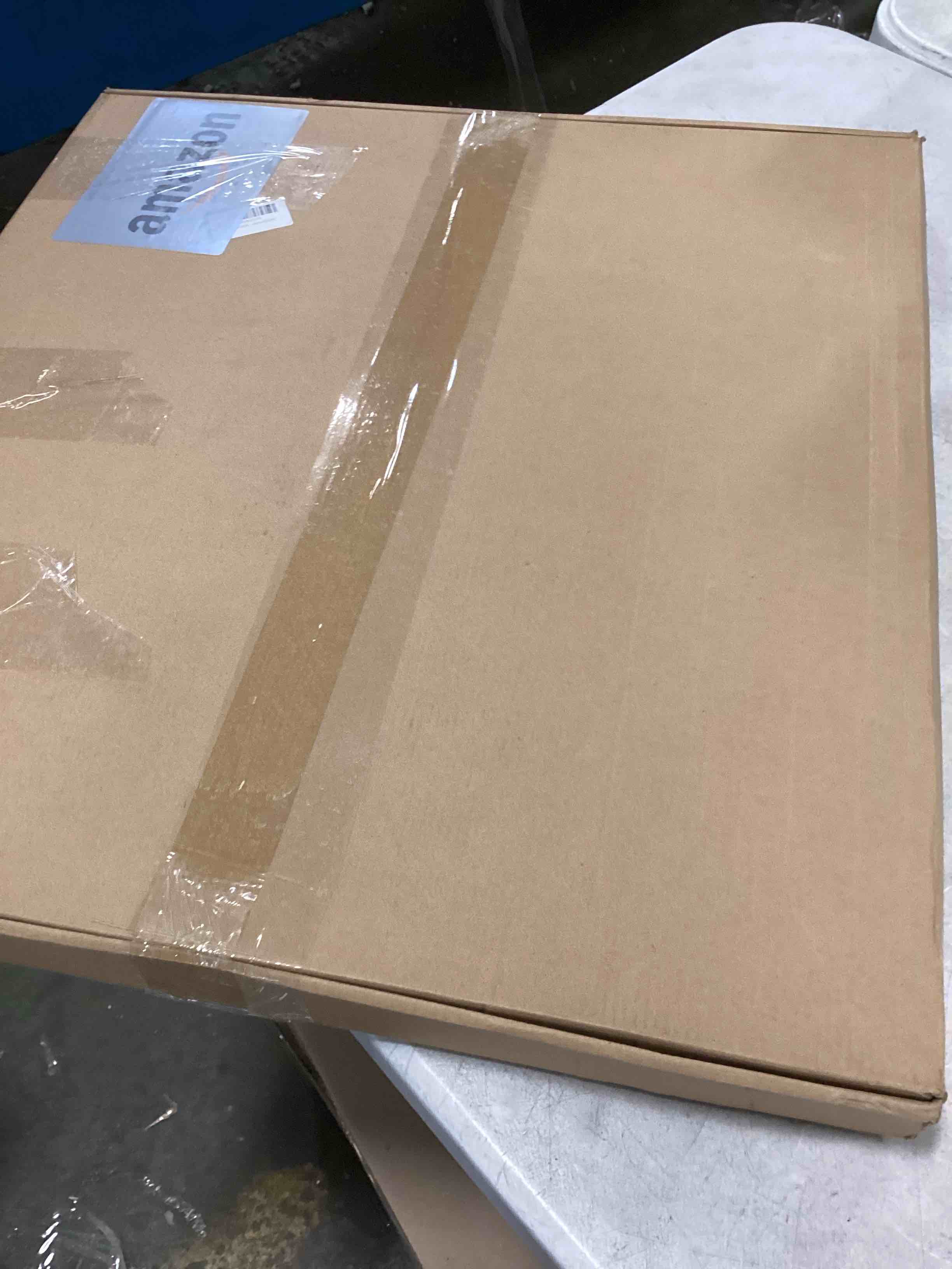 https://s3.amazonaws.com/lotting-images-prod/bidfta/BLU5989782_1709830763430.jpeg
