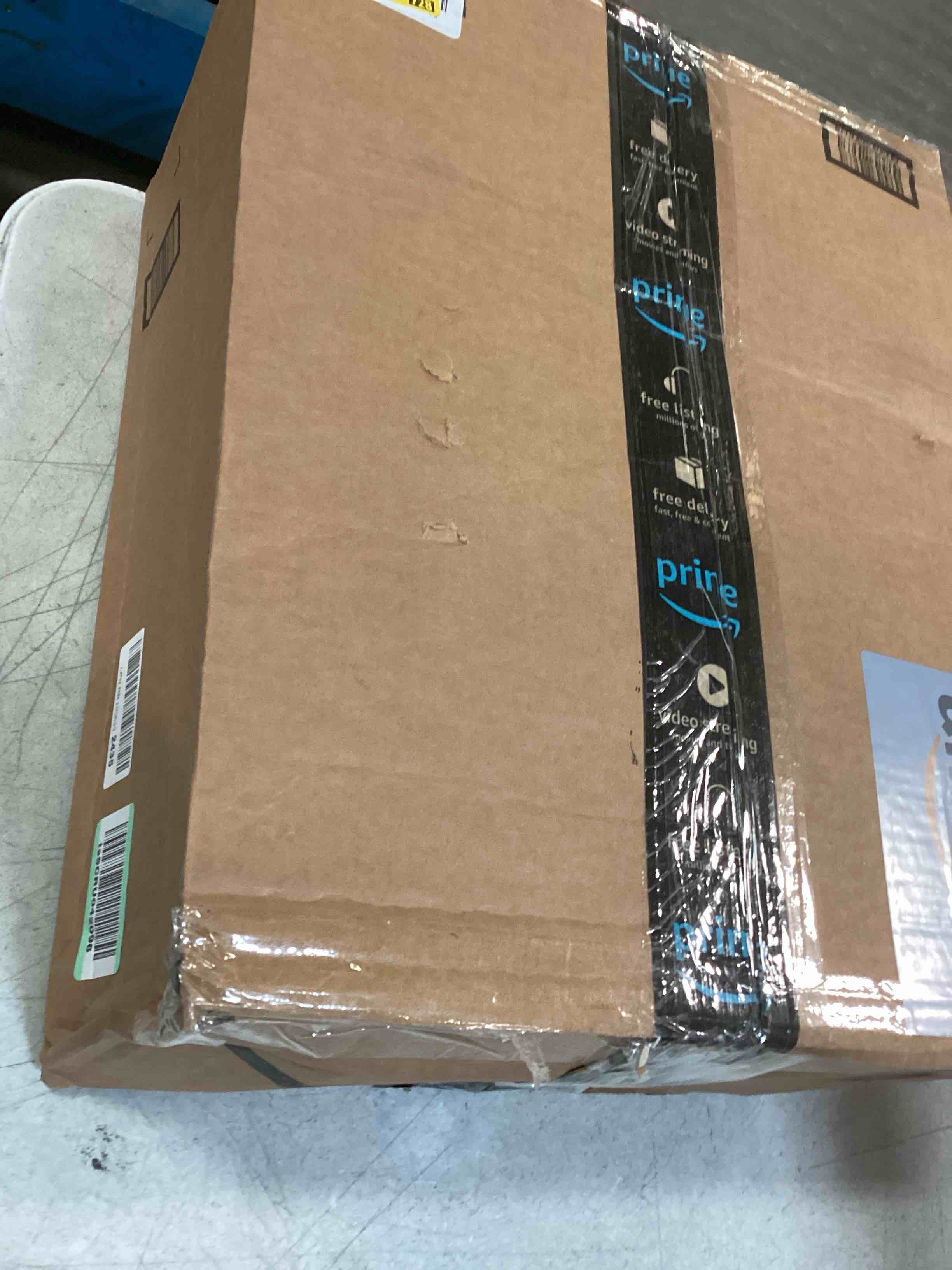 https://s3.amazonaws.com/lotting-images-prod/bidfta/BLU5989910_1709903632194.jpeg