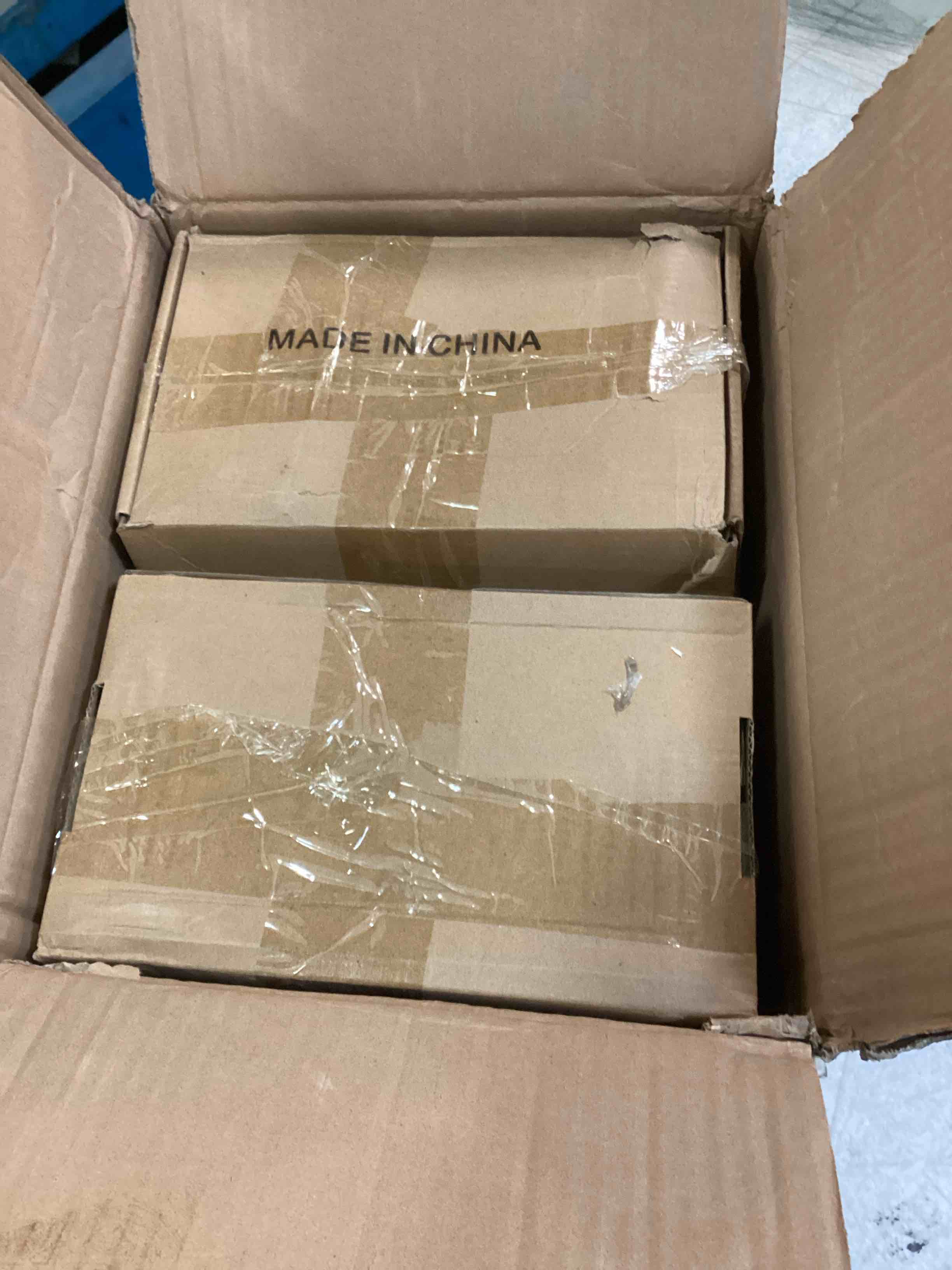 https://s3.amazonaws.com/lotting-images-prod/bidfta/BLU5989913_1709904195603.jpeg
