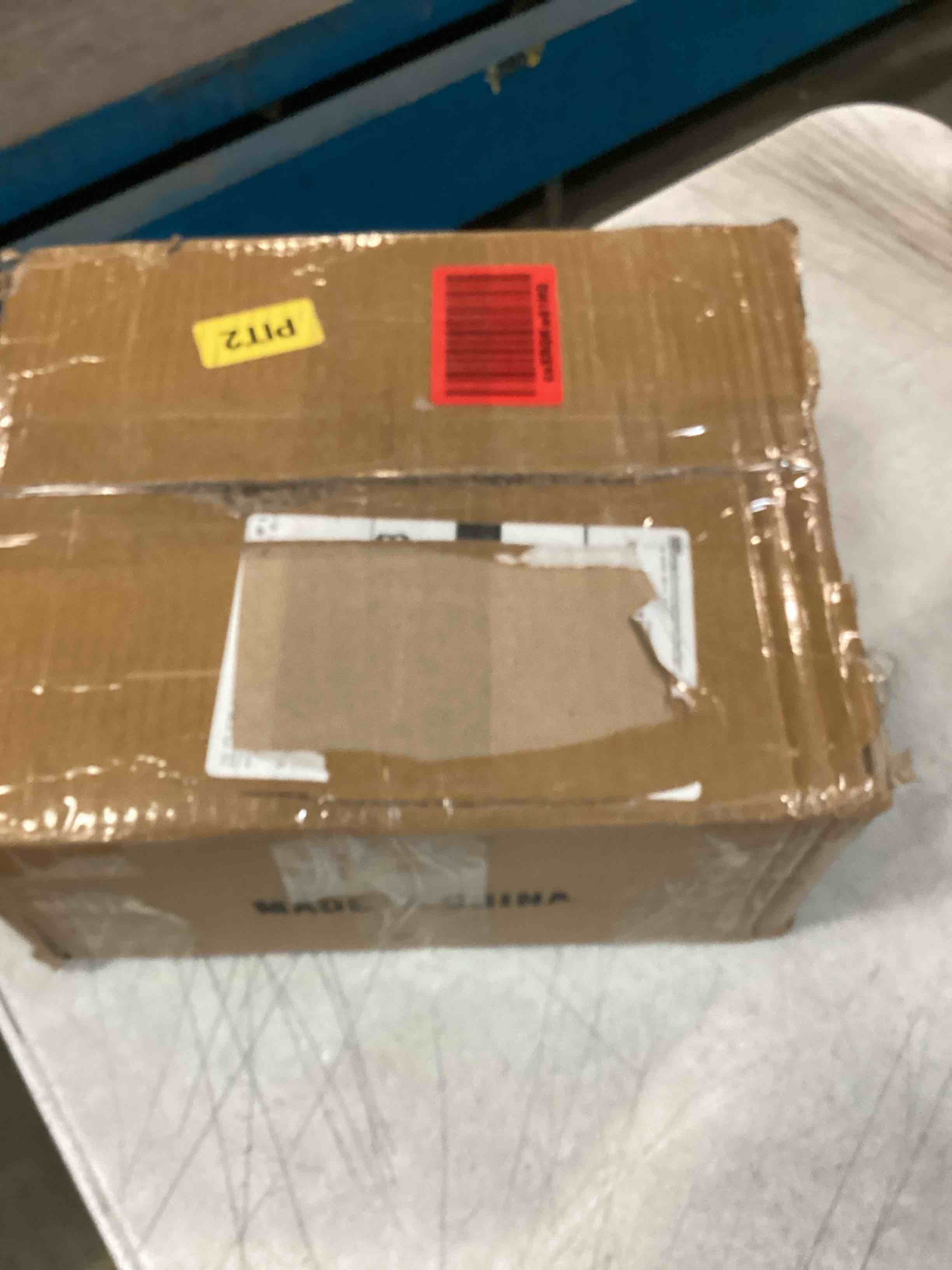 https://s3.amazonaws.com/lotting-images-prod/bidfta/BLU5989913_1709904233750.jpeg