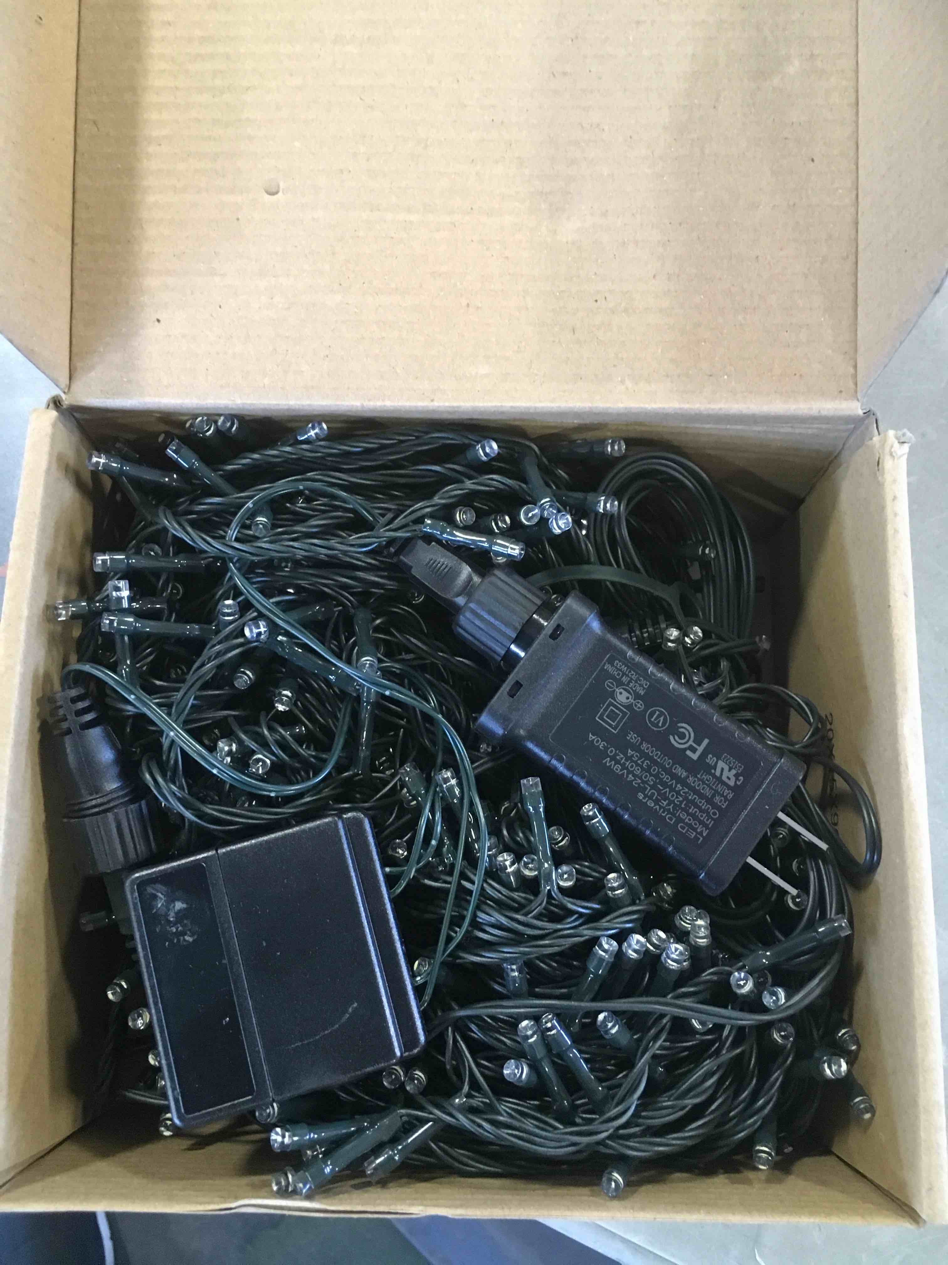 https://s3.amazonaws.com/lotting-images-prod/bidfta/BLU5989985_1708533125259.jpeg