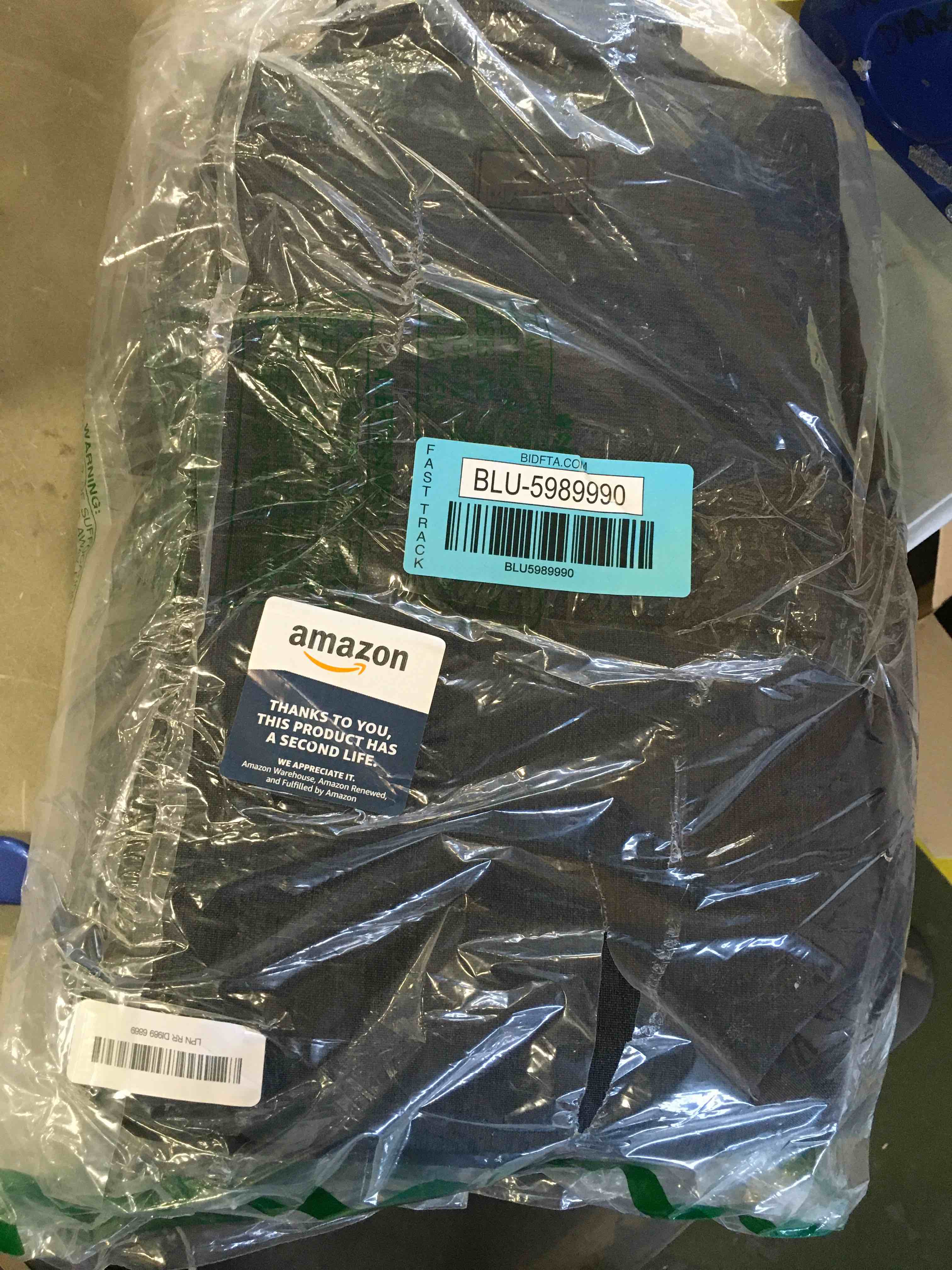 https://s3.amazonaws.com/lotting-images-prod/bidfta/BLU5989990_1708534261389.jpeg