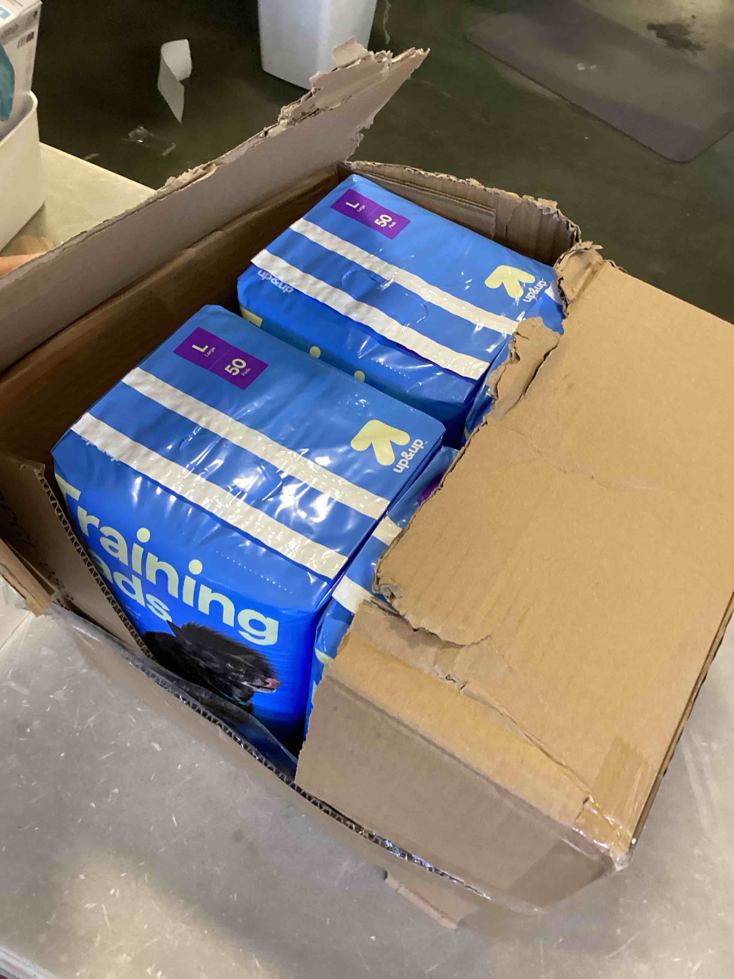 https://s3.amazonaws.com/lotting-images-prod/bidfta/BLU5990412_1710172063173.jpeg