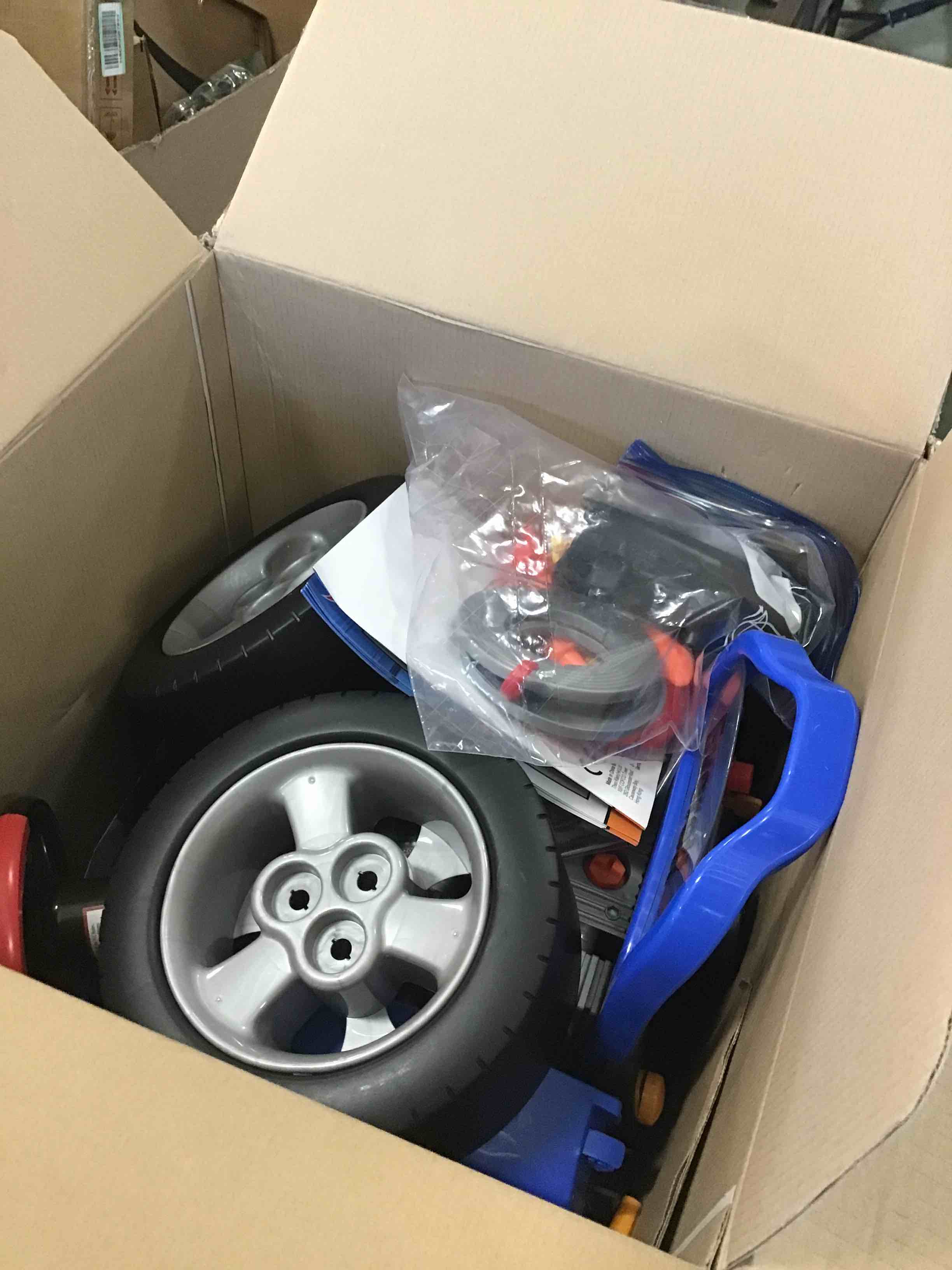 https://s3.amazonaws.com/lotting-images-prod/bidfta/BLU5990758_1711024785260.jpeg