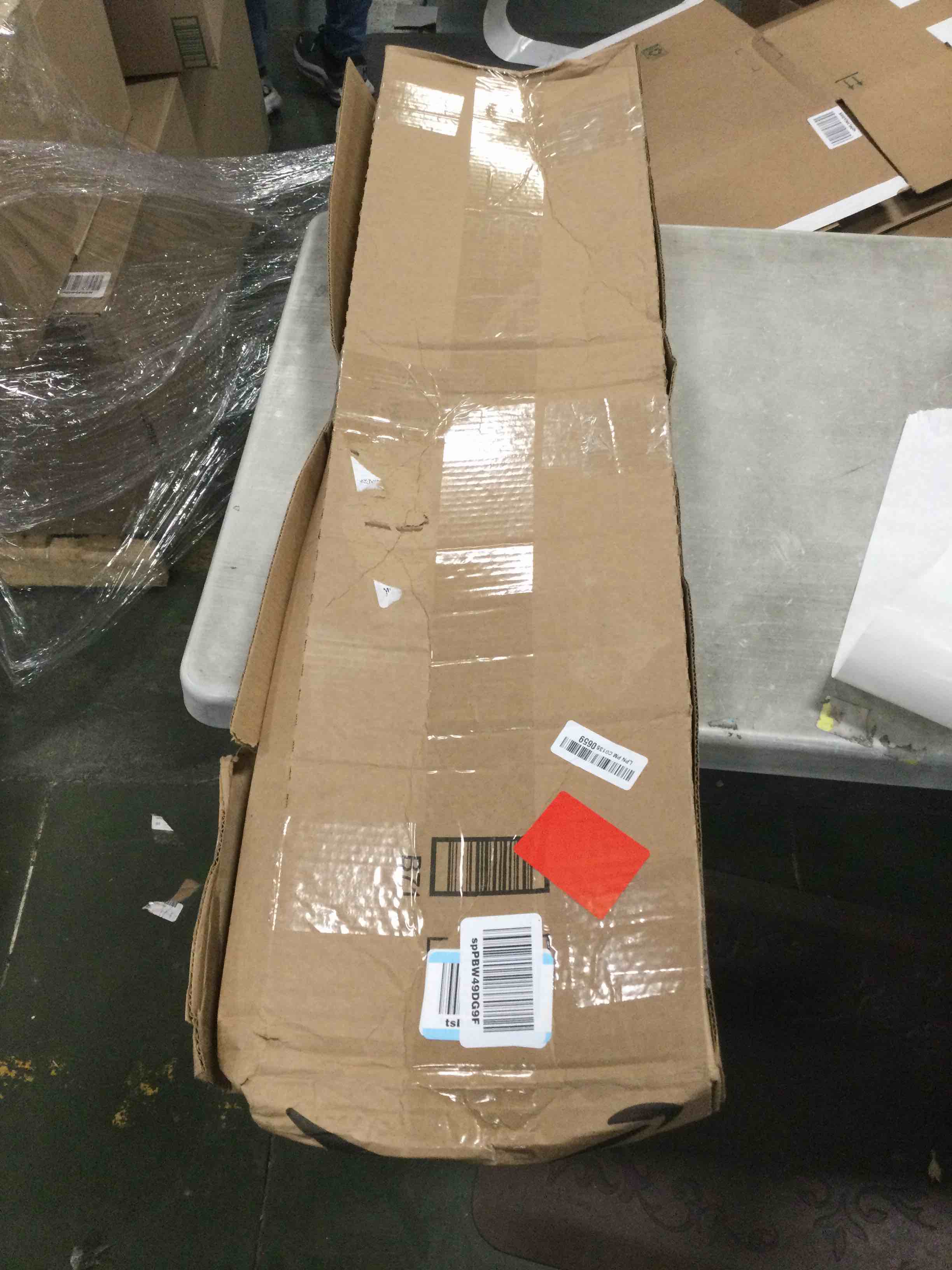 https://s3.amazonaws.com/lotting-images-prod/bidfta/BLU5990895_1711110203105.jpeg