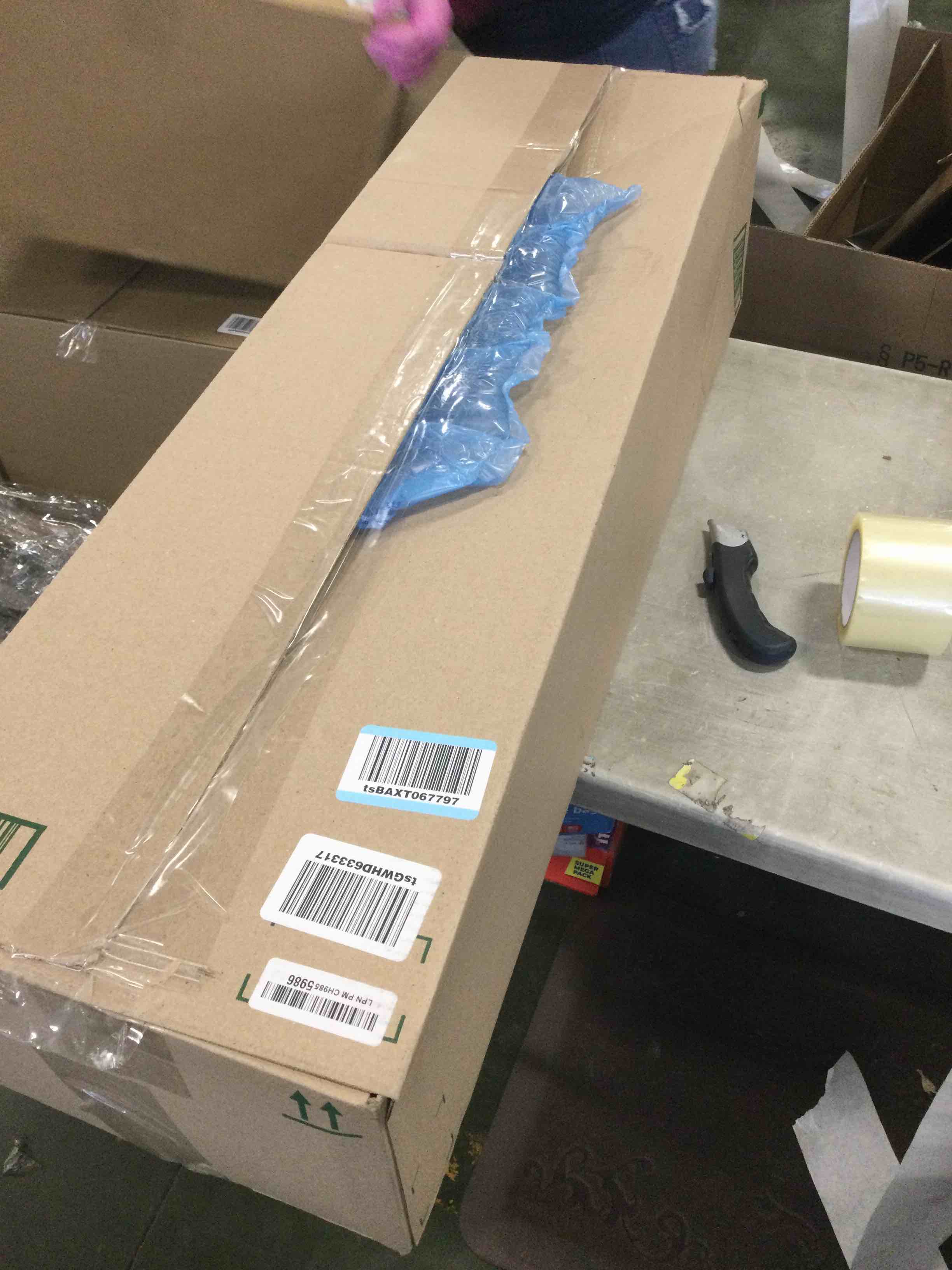 https://s3.amazonaws.com/lotting-images-prod/bidfta/BLU5990905_1711112030514.jpeg