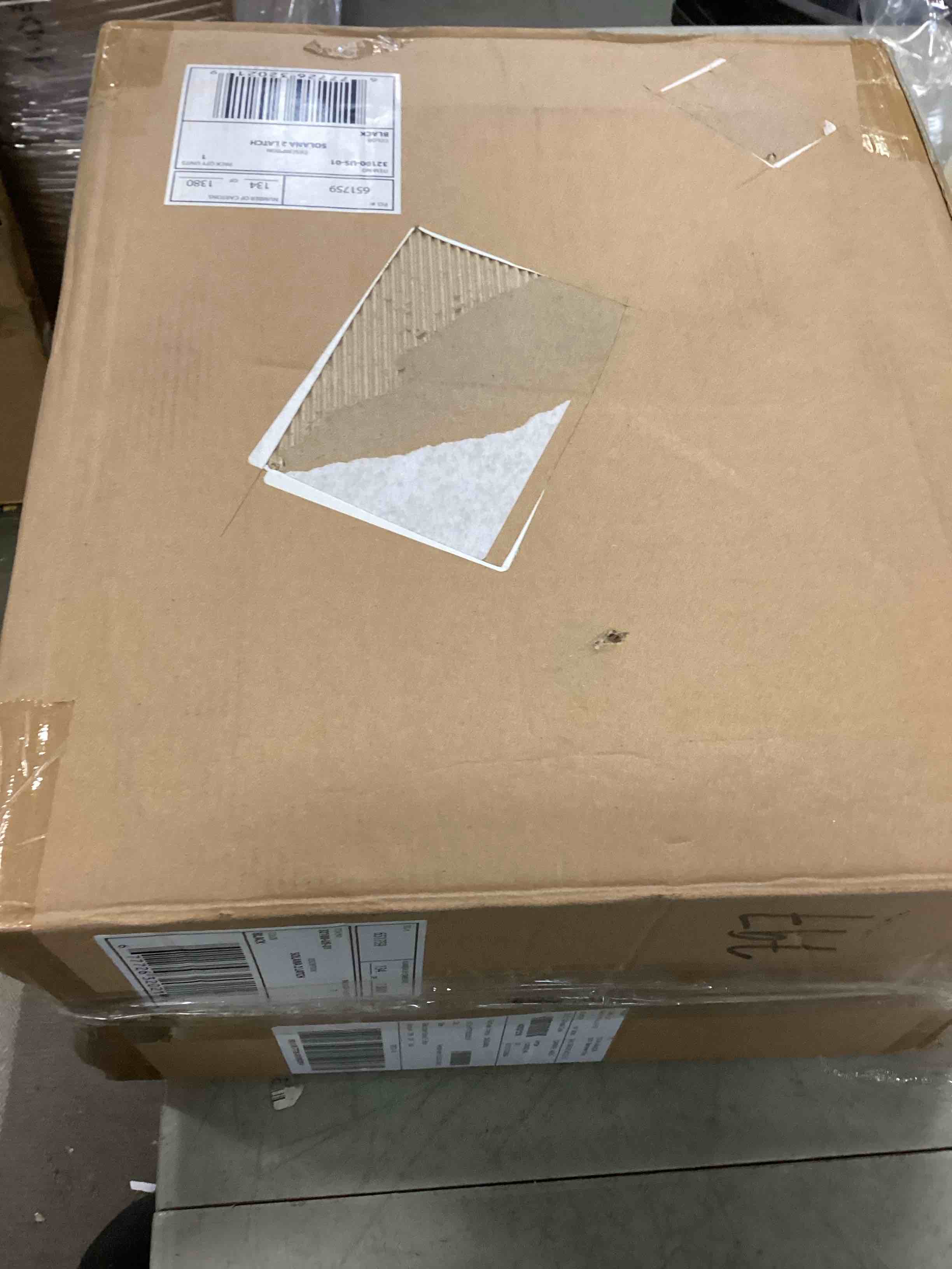 https://s3.amazonaws.com/lotting-images-prod/bidfta/BLU5991450_1708437314213.jpeg