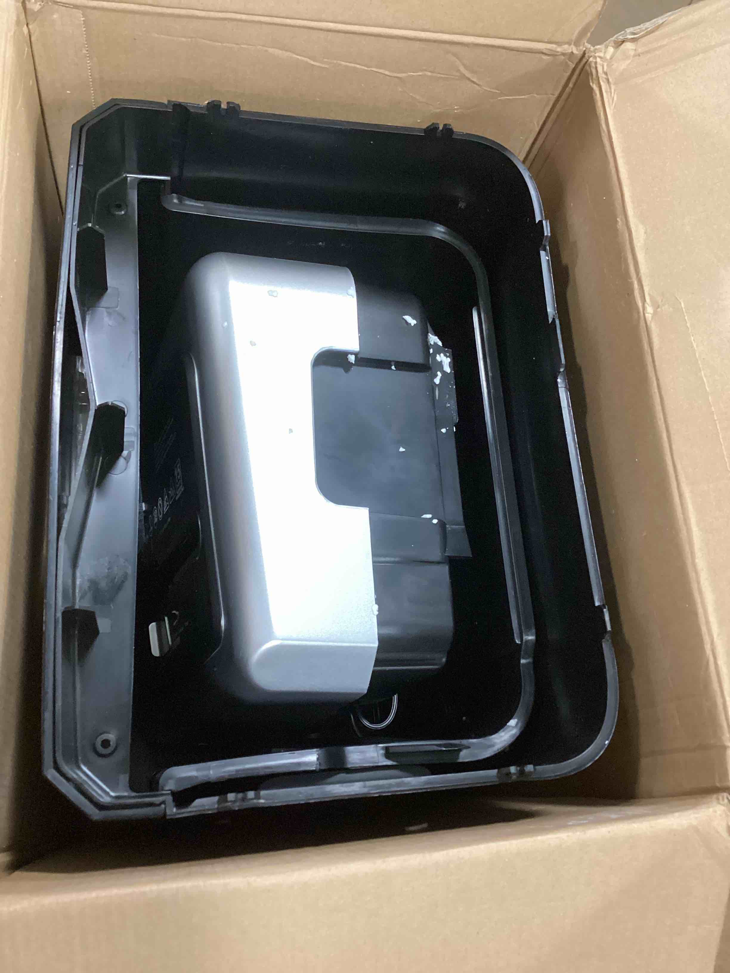 https://s3.amazonaws.com/lotting-images-prod/bidfta/BLU5991844_1708546881505.jpeg