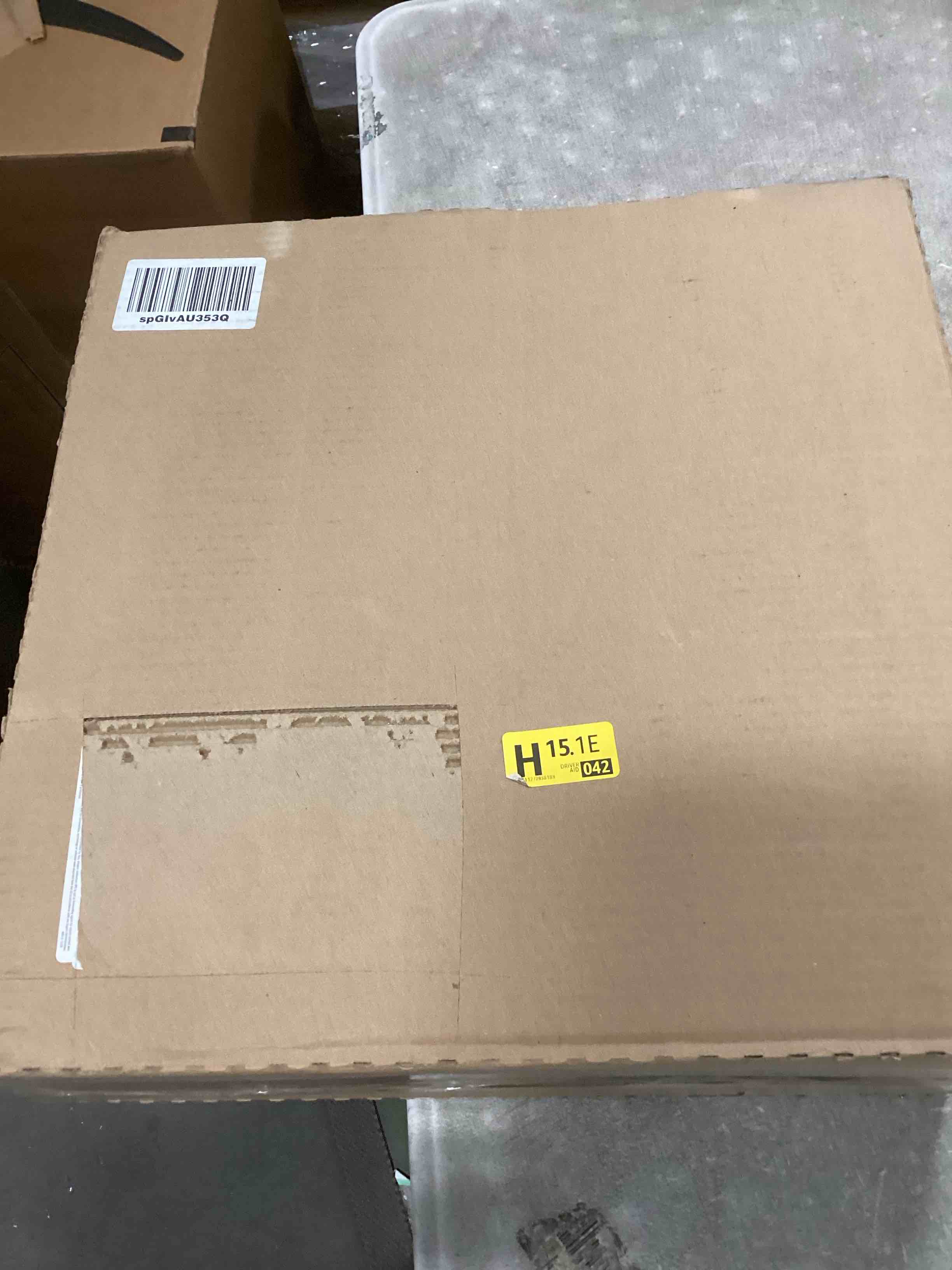 https://s3.amazonaws.com/lotting-images-prod/bidfta/BLU5992265_1708708908968.jpeg