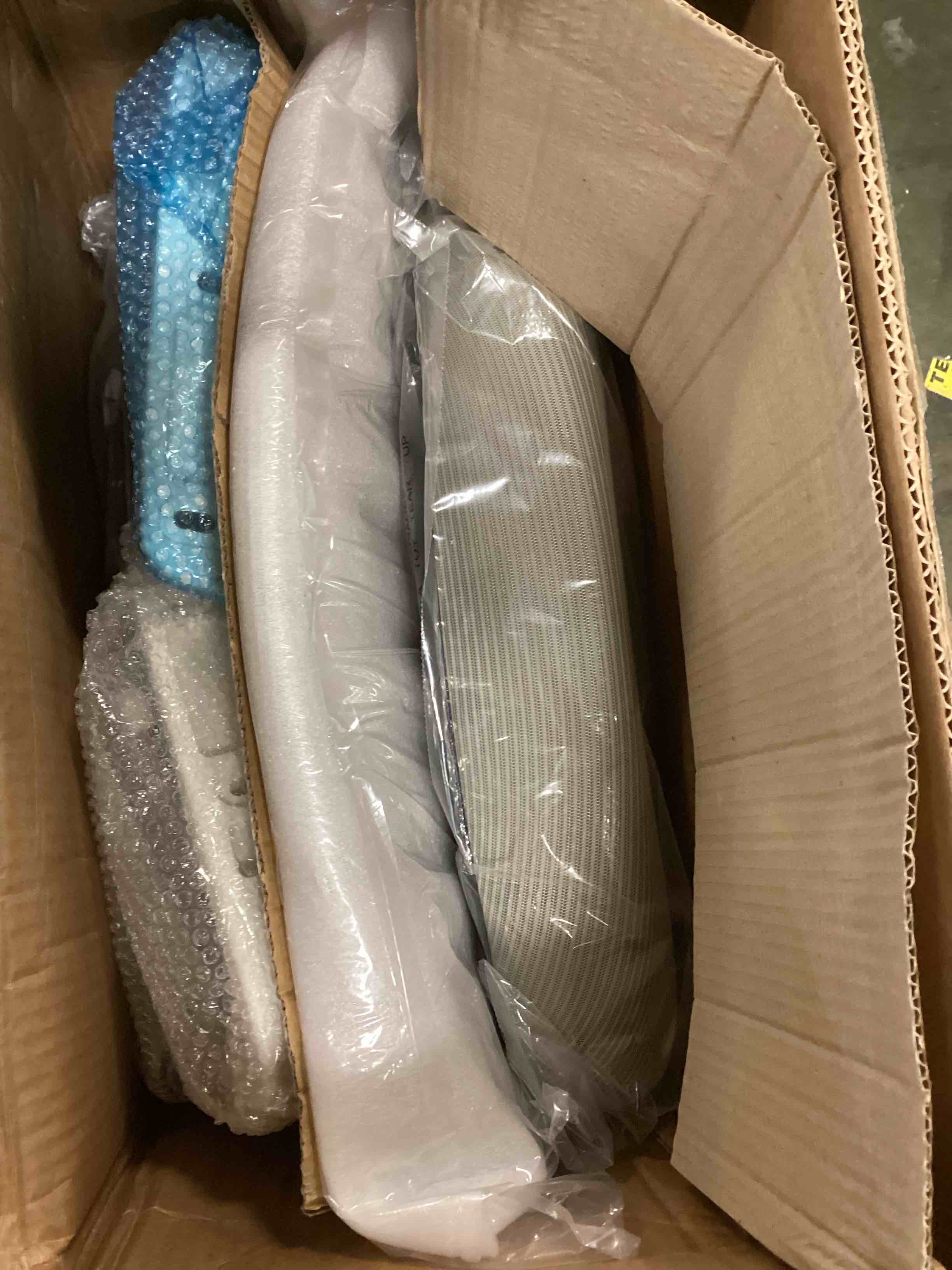 https://s3.amazonaws.com/lotting-images-prod/bidfta/BLU5992619_1708952751937.jpeg