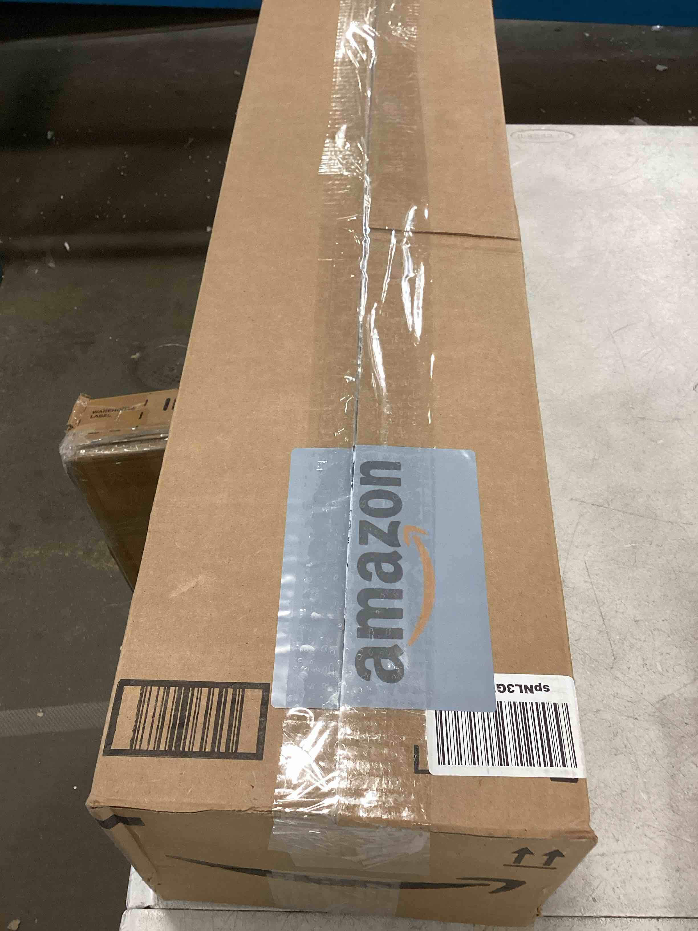 https://s3.amazonaws.com/lotting-images-prod/bidfta/BLU5992794_1708978821581.jpeg