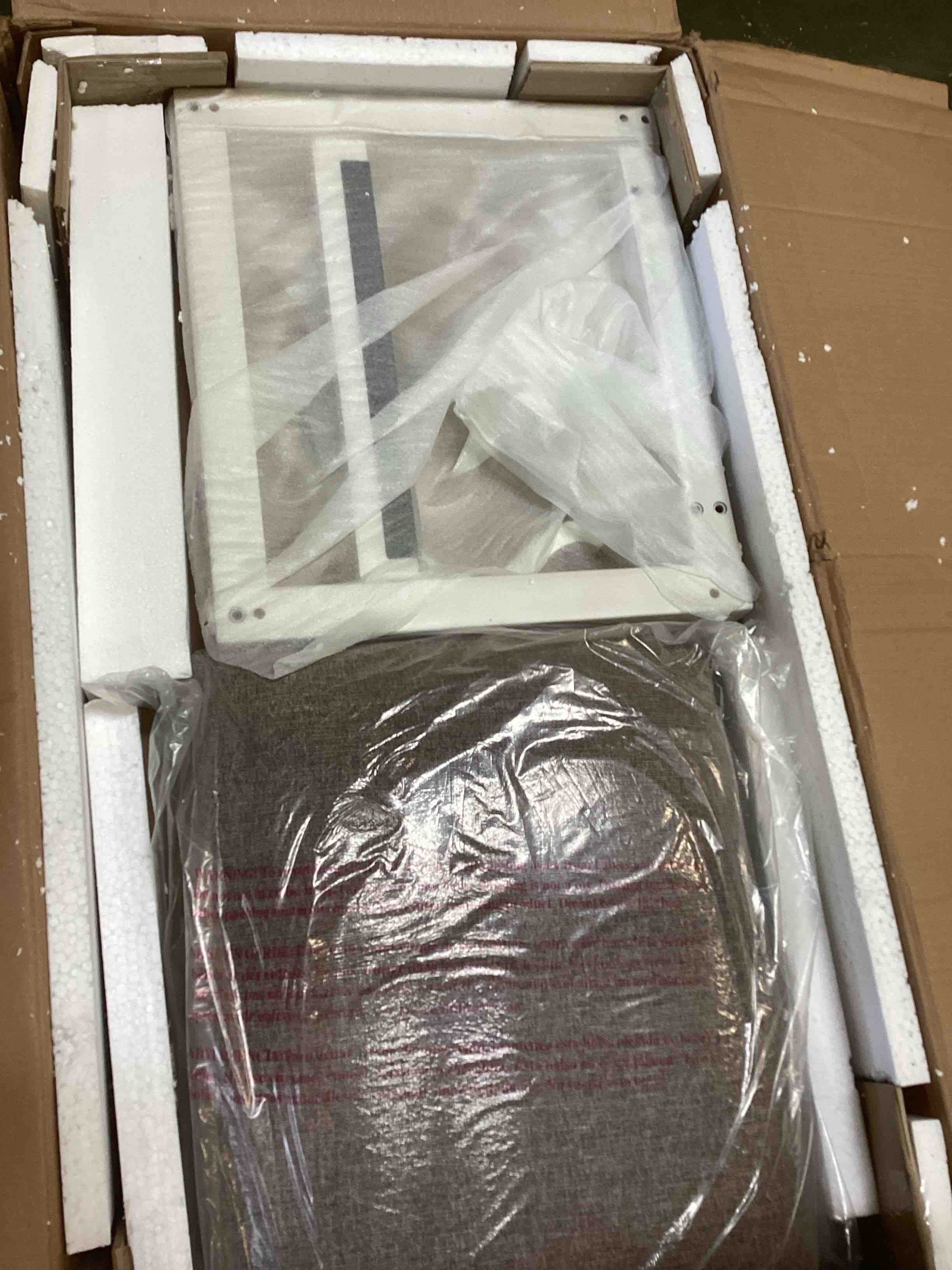 https://s3.amazonaws.com/lotting-images-prod/bidfta/BLU5993128_1708712265693.jpeg