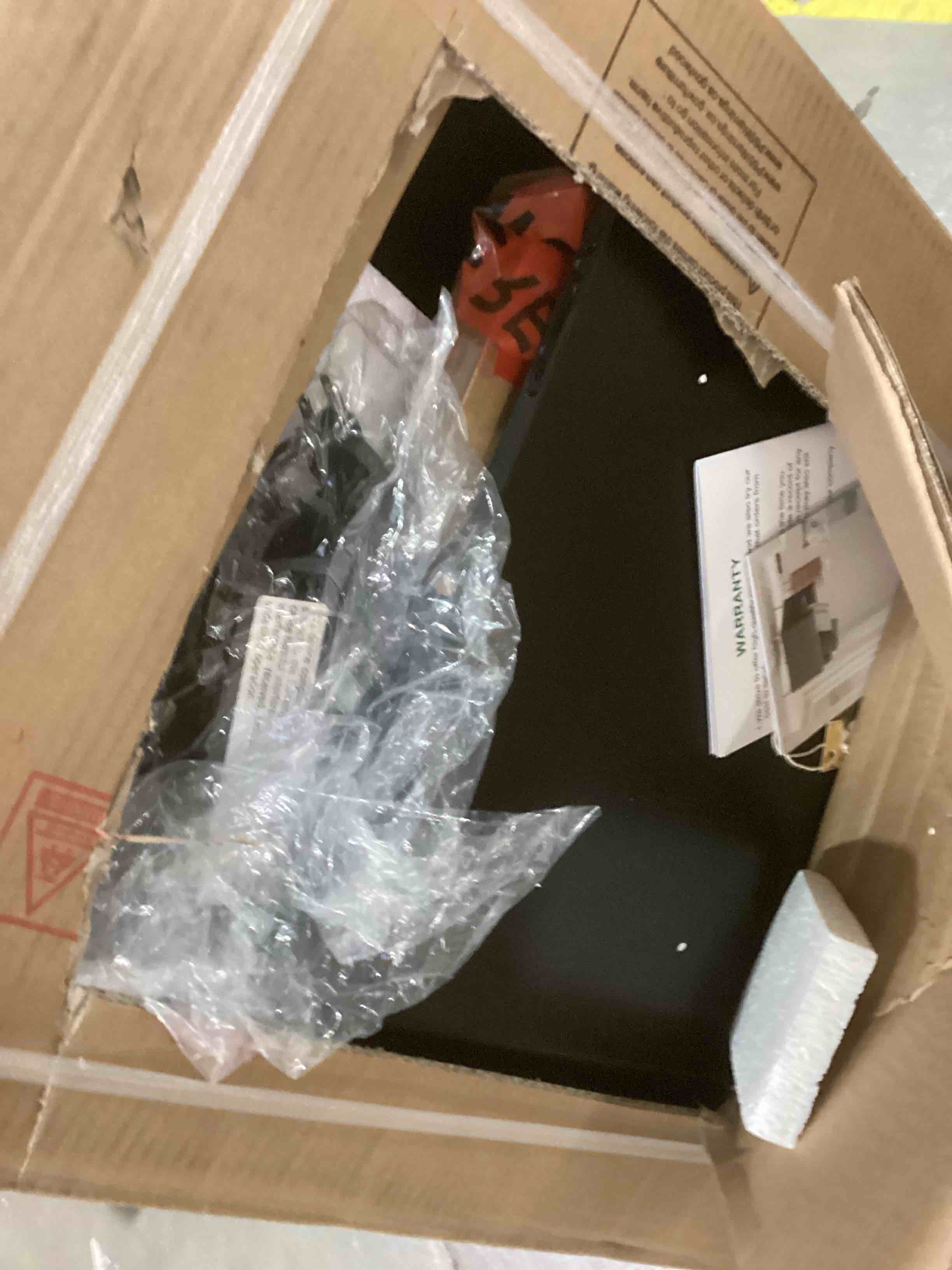 https://s3.amazonaws.com/lotting-images-prod/bidfta/BLU5993218_1708779885536.jpeg